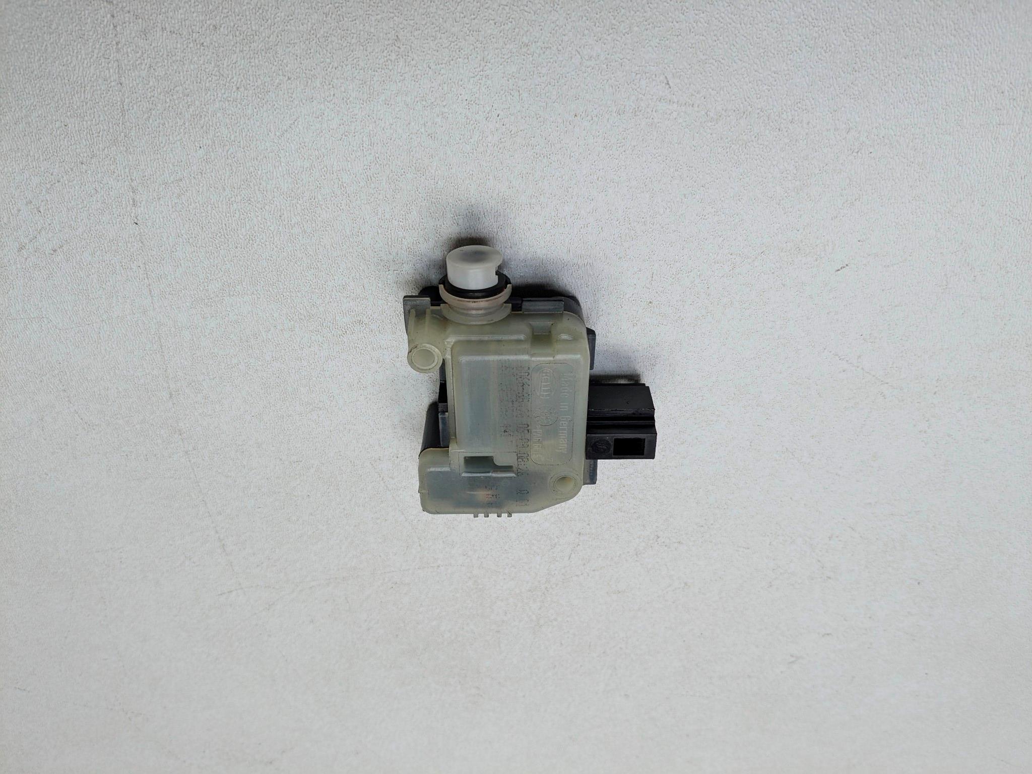 2009 - 2010 OEM MINI COOPER CONVERTIBLE DRIVE LOCK BOOT TRUNK TAILGATE MOTOR