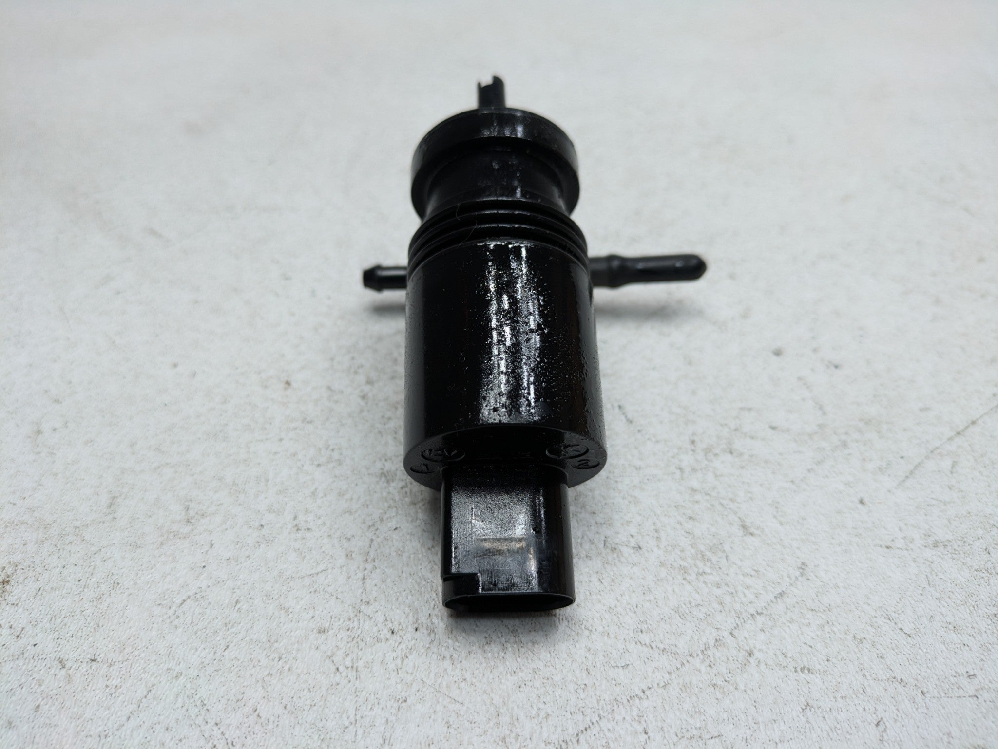 2009 - 2010 OEM MINI COOPER CONVERTIBLE WINDSHIELD FLUID WASHER PUMP