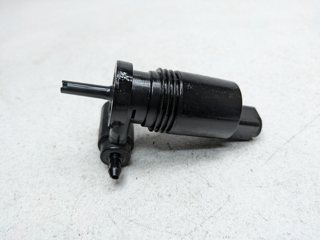 2009 - 2010 OEM MINI COOPER CONVERTIBLE WINDSHIELD FLUID WASHER PUMP