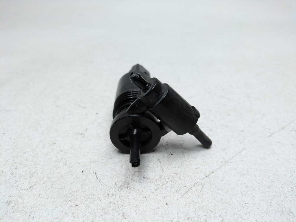 2009 - 2010 OEM MINI COOPER CONVERTIBLE WINDSHIELD FLUID WASHER PUMP