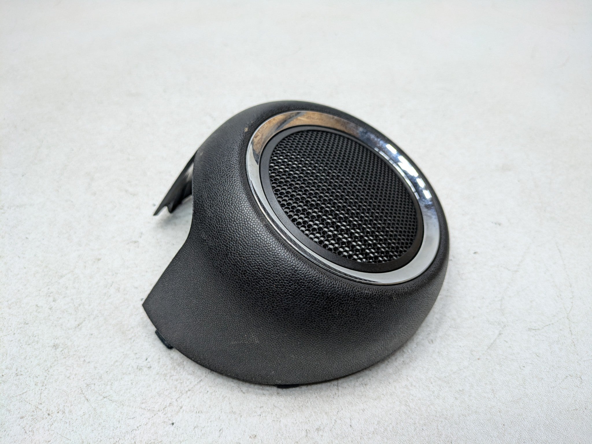 2009 - 2010 OEM MINI COOPER CONVERTIBLE FRONT RIGHT SIDE DOOR SPEAKER COVER