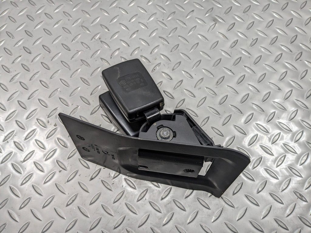 2009 - 2010 OEM MINI COOPER CONVERTIBLE REAR CENTER BUCKLE SEAT BELT RECEIVER