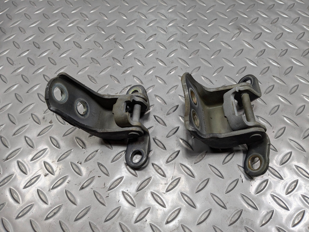 2004 - 2006 OEM ACURA TL FRONT LEFT DRIVER SIDE UPPER AND LOWER DOOR HINGE SET