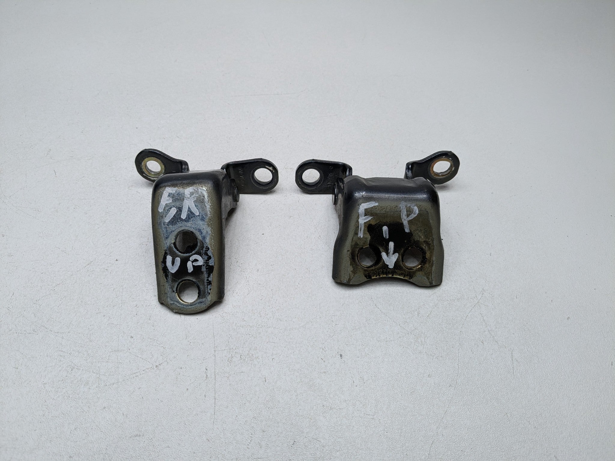2004 - 2006 OEM ACURA TL FRONT RIGHT PASSENGER SIDE UPPER AND LOWER DOOR HINGE