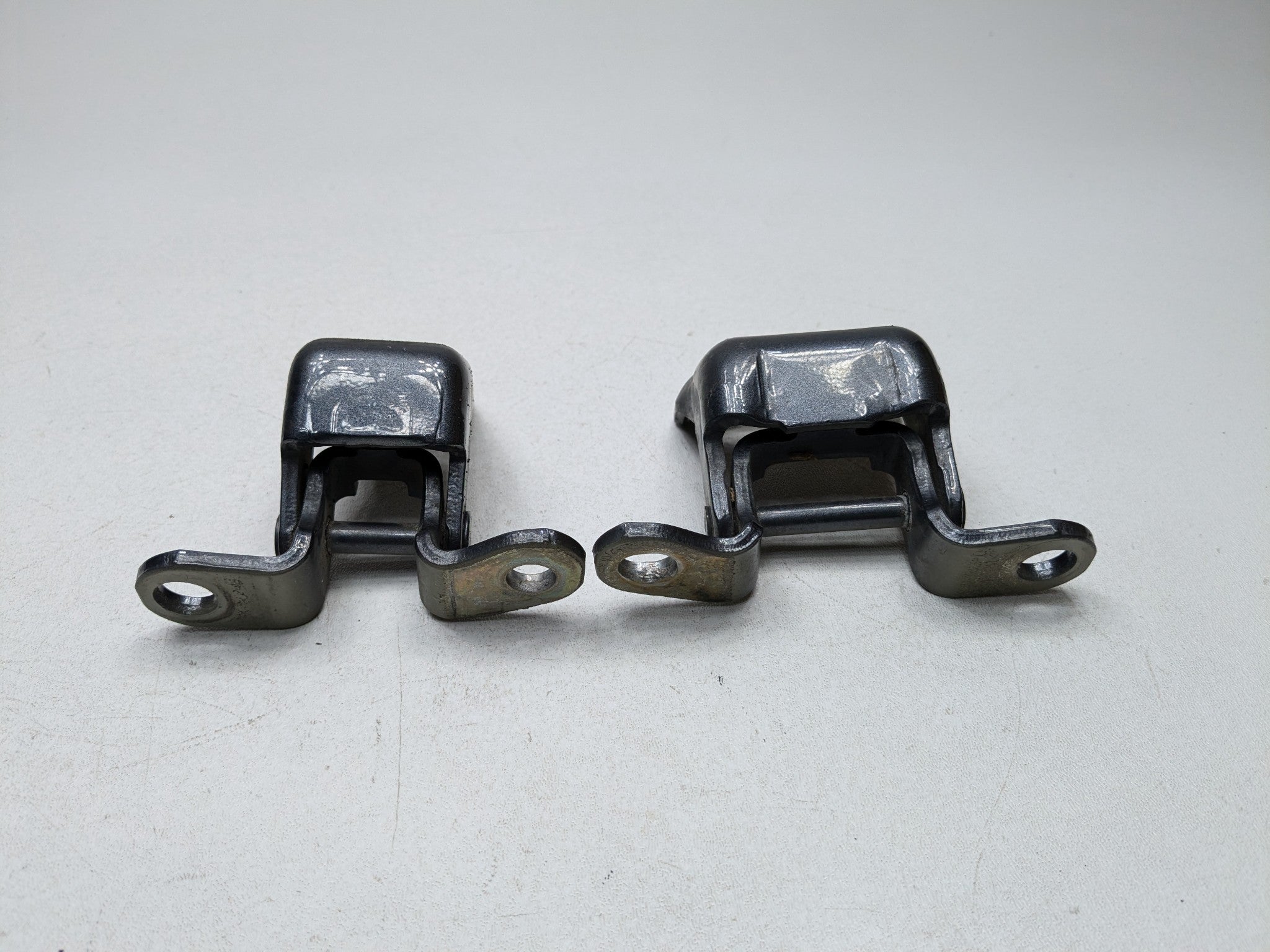 2004 - 2006 OEM ACURA TL FRONT RIGHT PASSENGER SIDE UPPER AND LOWER DOOR HINGE