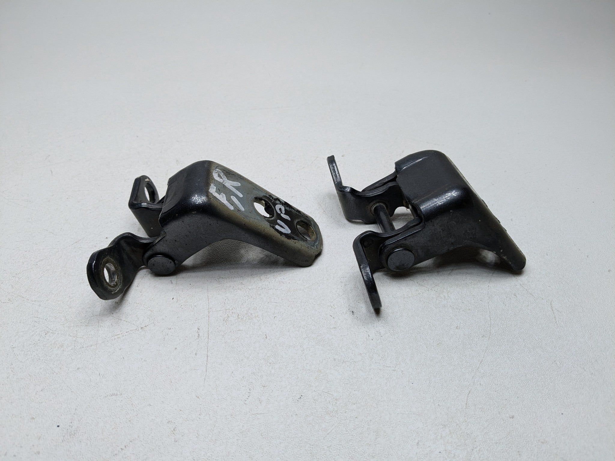 2004 - 2006 OEM ACURA TL FRONT RIGHT PASSENGER SIDE UPPER AND LOWER DOOR HINGE