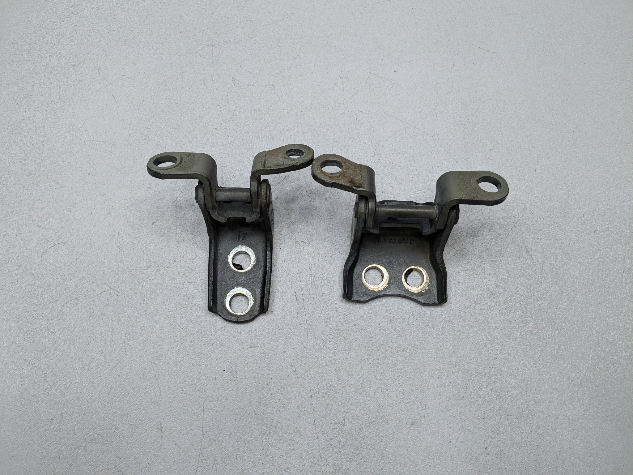 2004 - 2006 OEM ACURA TL FRONT RIGHT PASSENGER SIDE UPPER AND LOWER DOOR HINGE