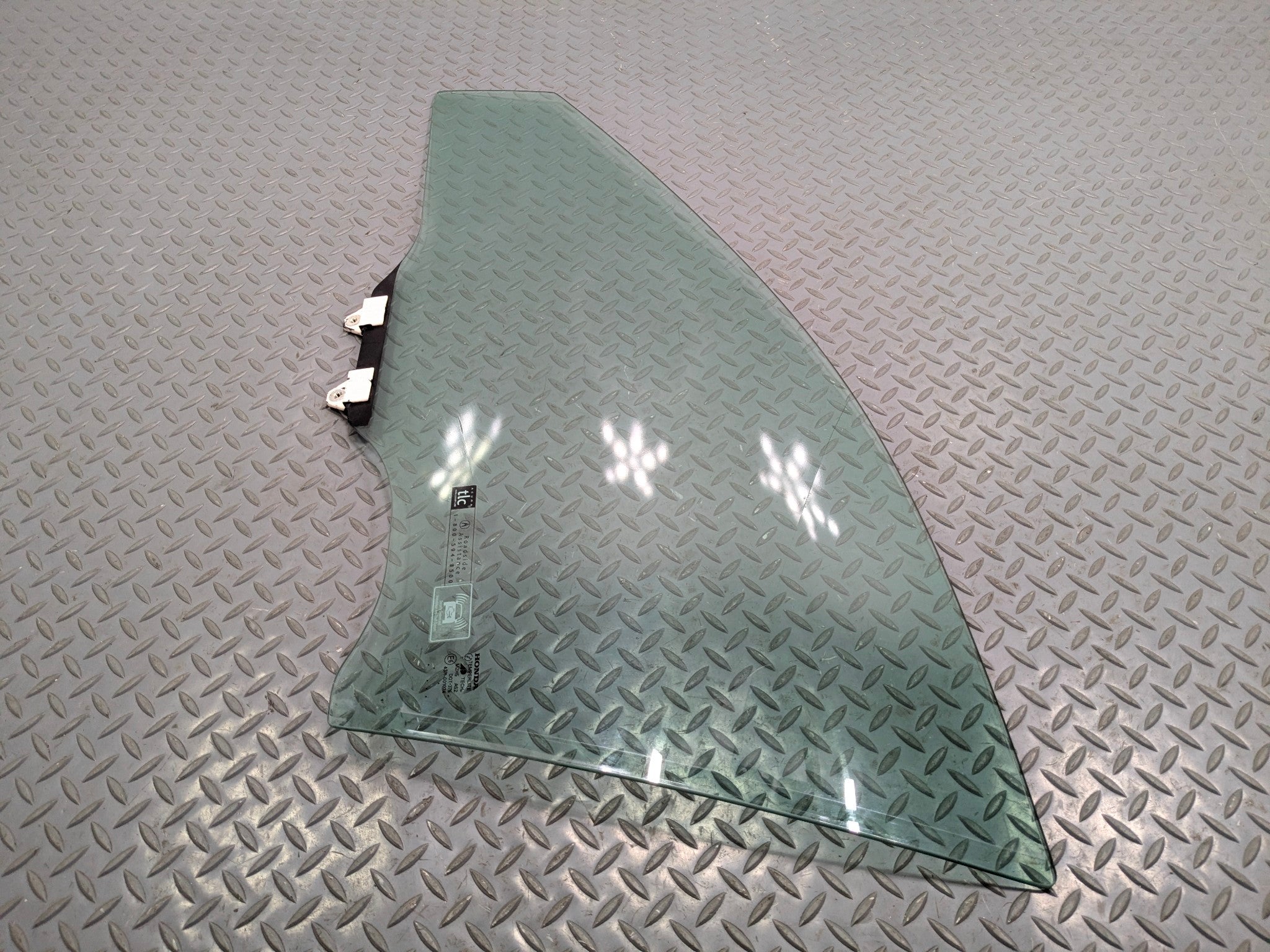 2004 - 2006 OEM ACURA TL FRONT LEFT DRIVER SIDE DOOR WINDOW GLASS