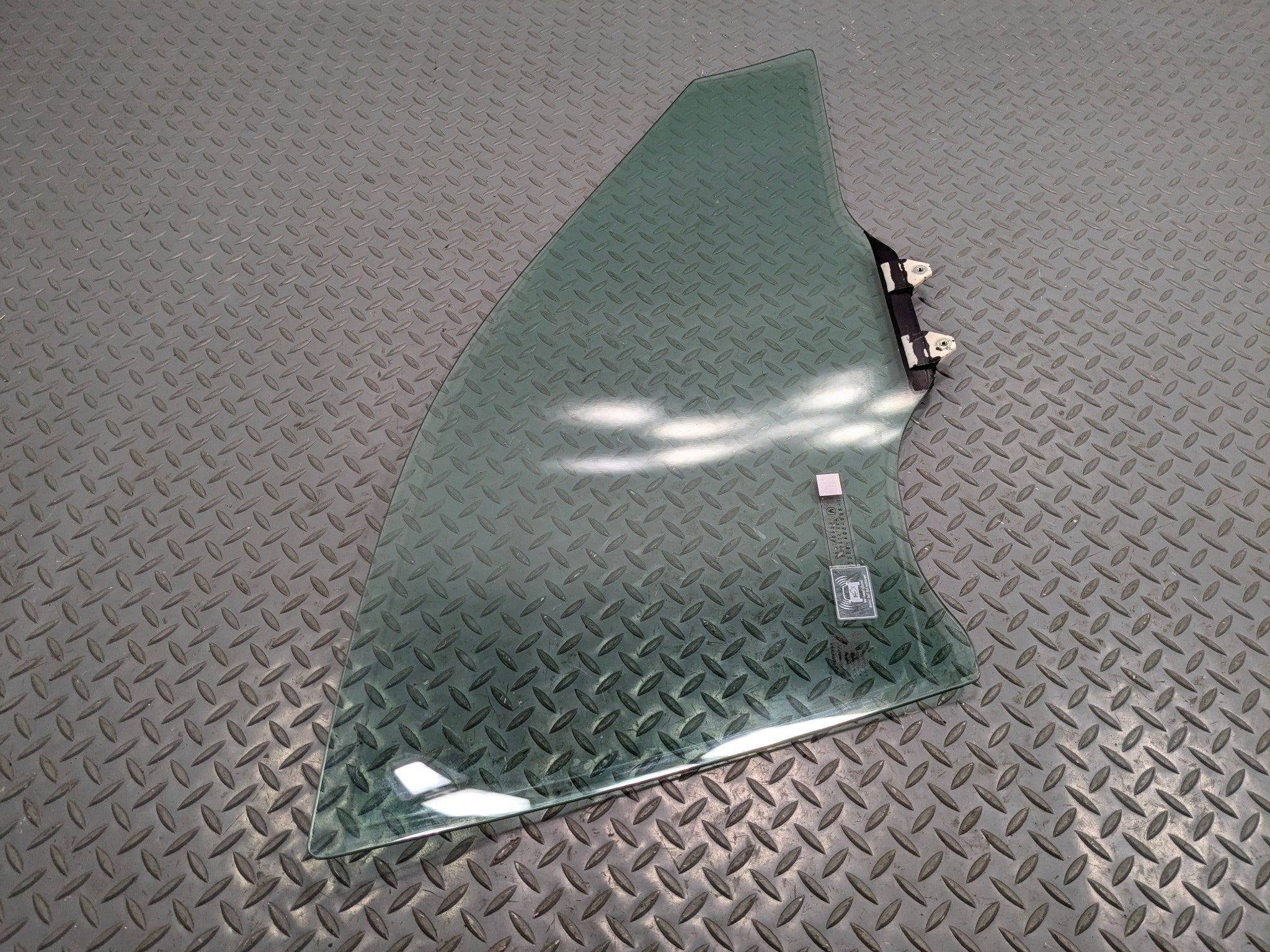 2004 - 2006 OEM ACURA TL FRONT LEFT DRIVER SIDE DOOR WINDOW GLASS