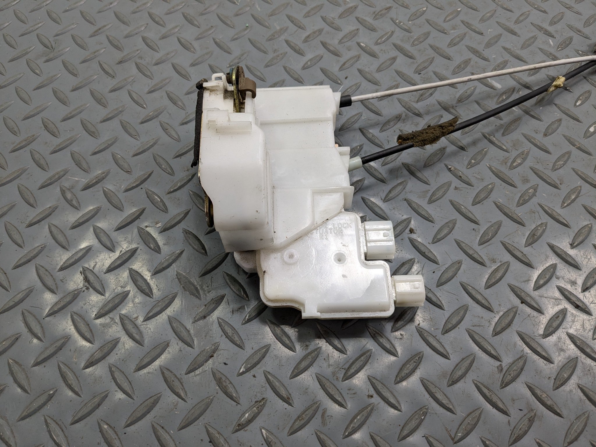 2004 - 2006 OEM ACURA TL FRONT RIGHT PASSENGER SIDE DOOR LATCH LOCK ACTUATOR