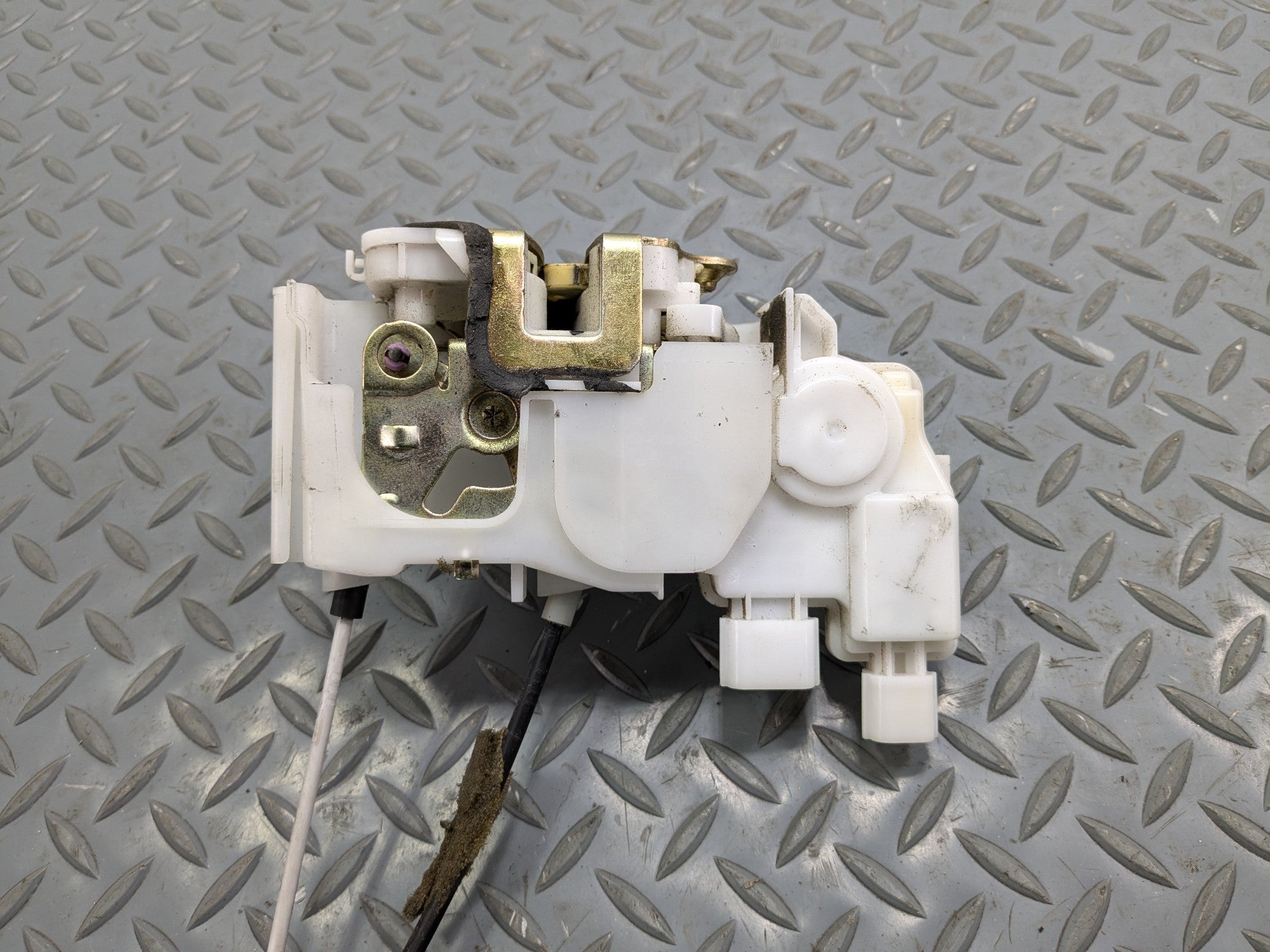 2004 - 2006 OEM ACURA TL FRONT RIGHT PASSENGER SIDE DOOR LATCH LOCK ACTUATOR