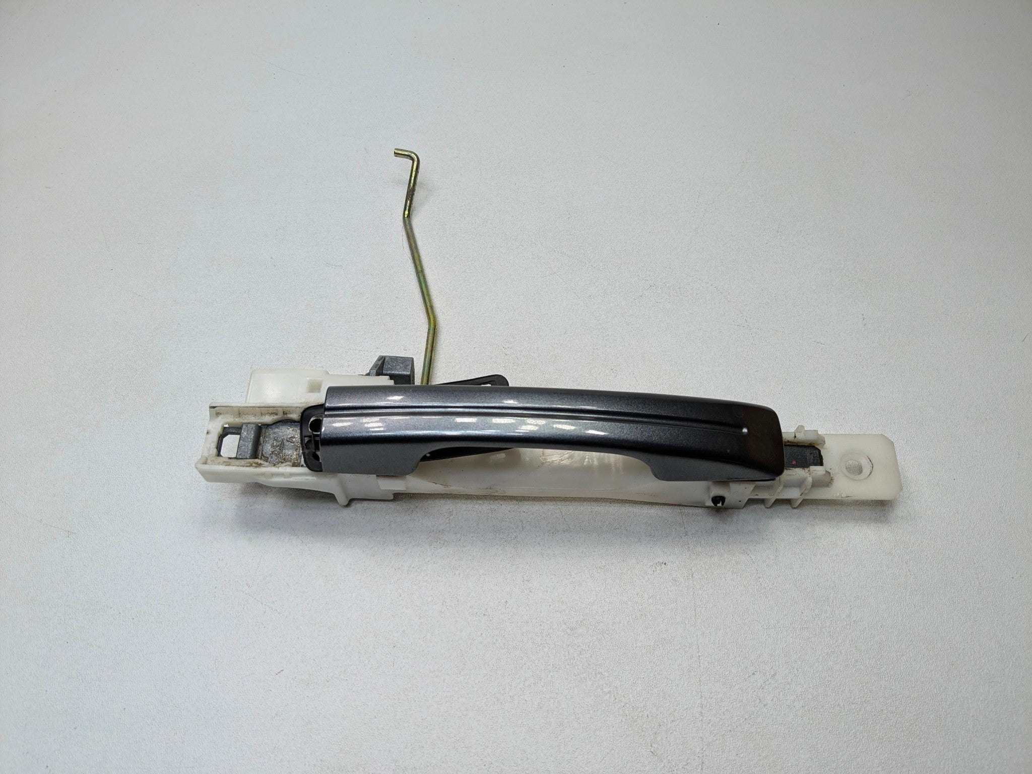 2004 - 2006 OEM ACURA TL FRONT RIGHT PASSENGER SIDE EXTERIOR DOOR HANDLE