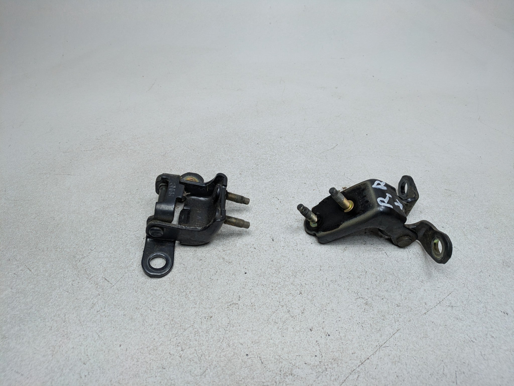 2004 - 2006 OEM ACURA TL REAR RIGHT PASSENGE SIDE UPPER AND LOWER DOOR HINGE SET