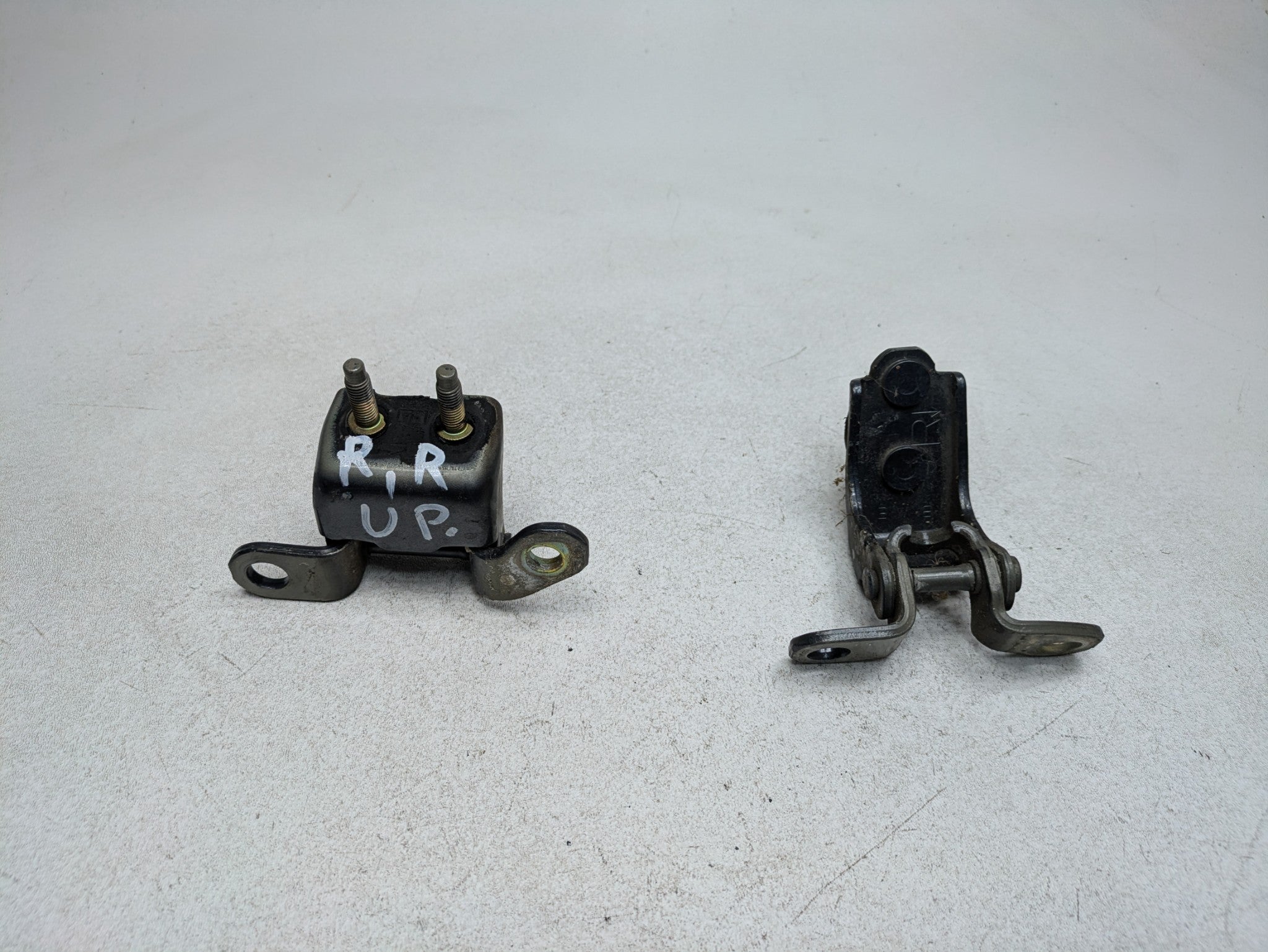 2004 - 2006 OEM ACURA TL REAR RIGHT PASSENGE SIDE UPPER AND LOWER DOOR HINGE SET