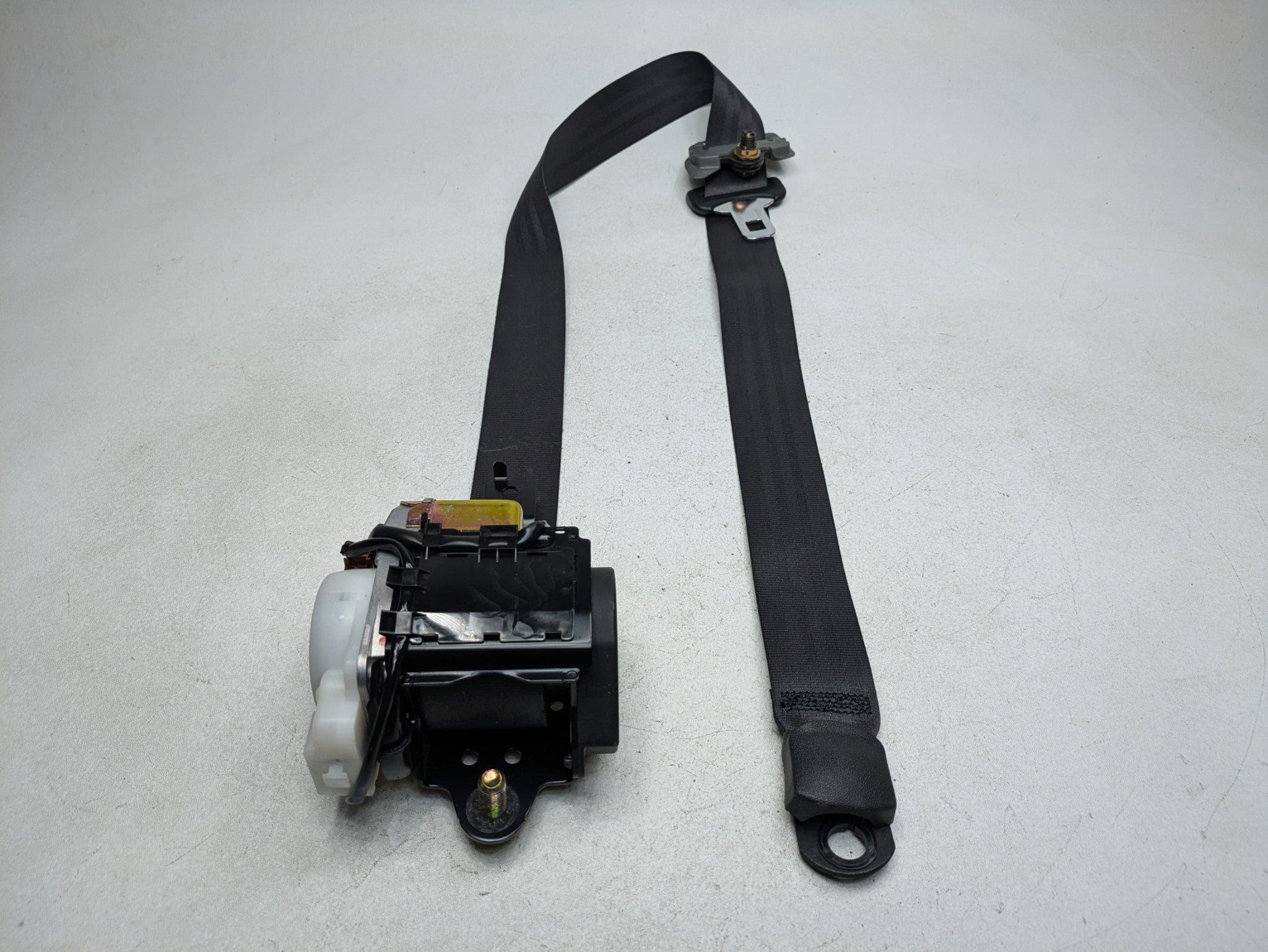 2004 - 2006 OEM ACURA TL FRONT RIGHT PASSENGER SIDE SEAT BELT RETRACTOR ASSEMBLY