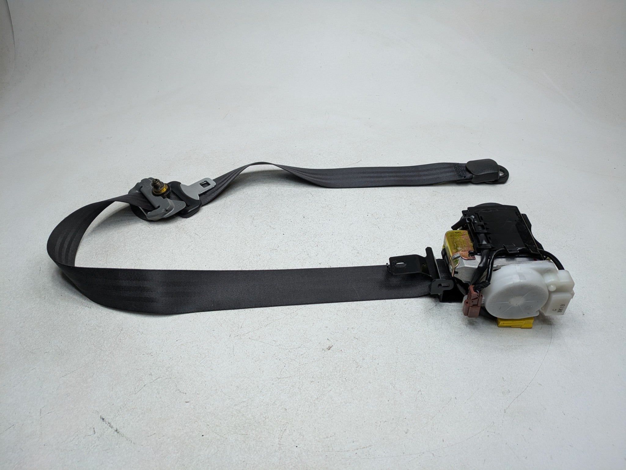2004 - 2006 OEM ACURA TL FRONT RIGHT PASSENGER SIDE SEAT BELT RETRACTOR ASSEMBLY