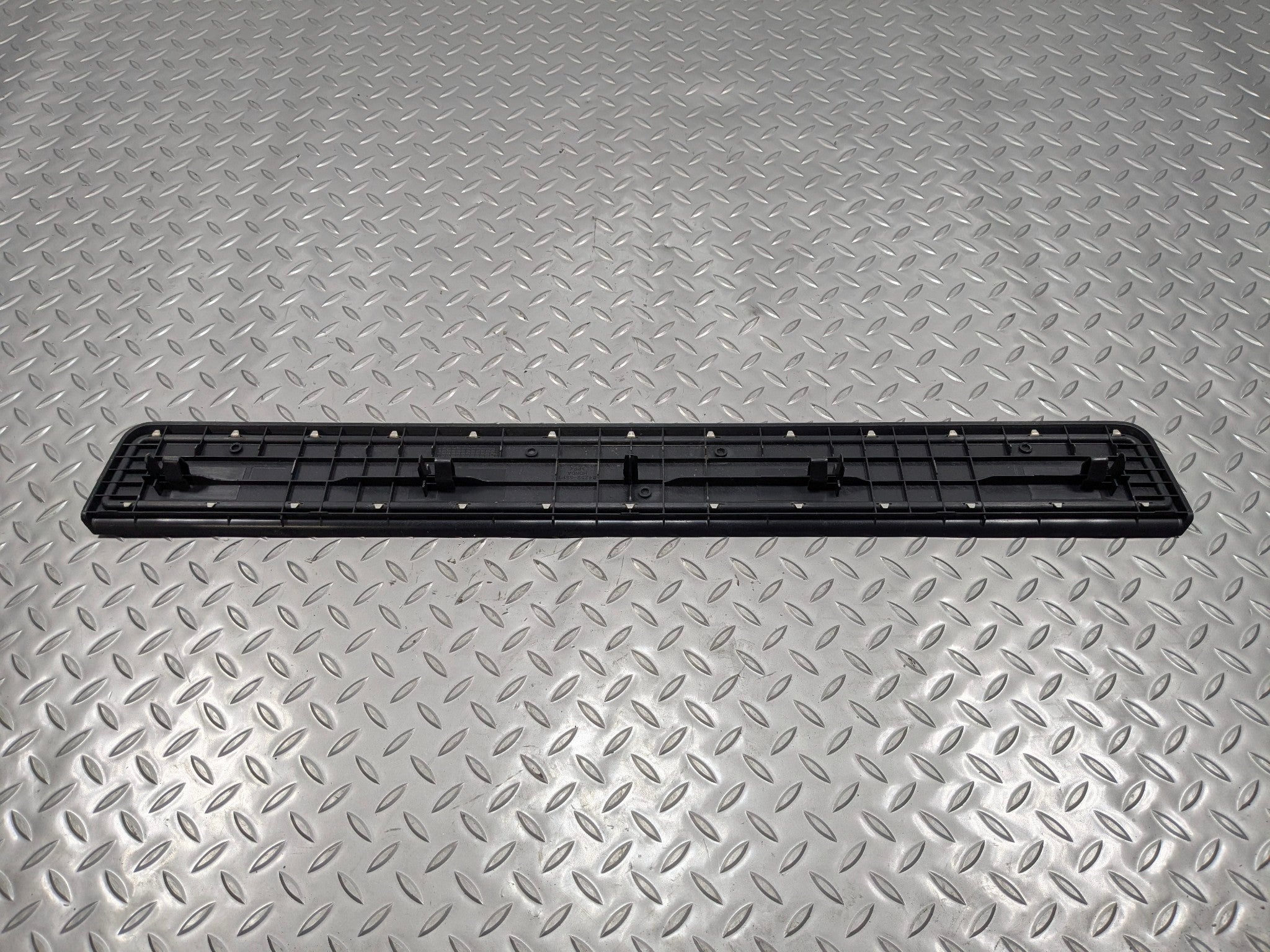 2004 - 2006 OEM ACURA TL FRONT LEFT DRIVER SIDE DOOR SILL SCUFF PLATE TRIM