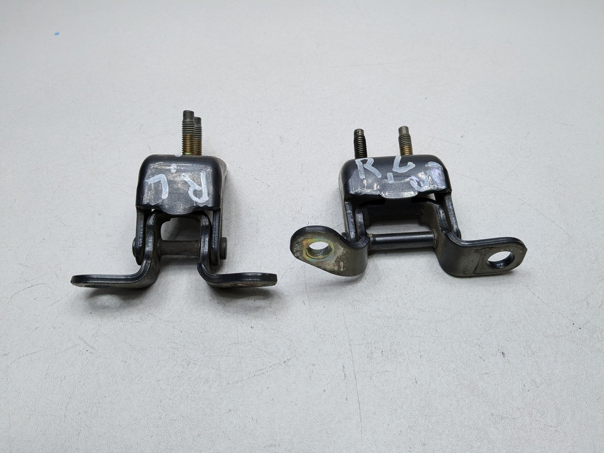2004 - 2006 OEM ACURA TL REAR LEFT DRIVER SIDE UPPER AND LOWER DOOR HINGE SET