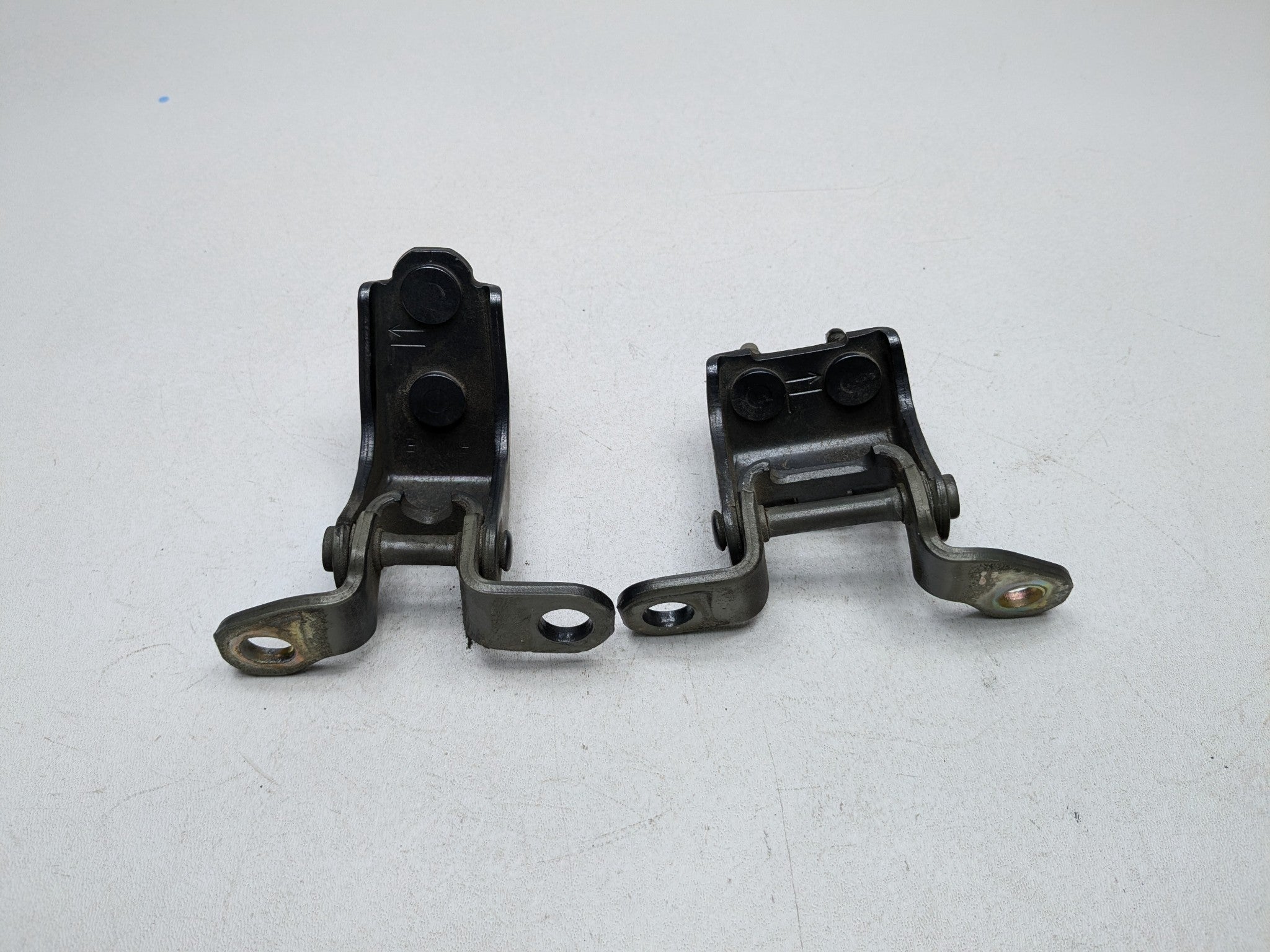 2004 - 2006 OEM ACURA TL REAR LEFT DRIVER SIDE UPPER AND LOWER DOOR HINGE SET