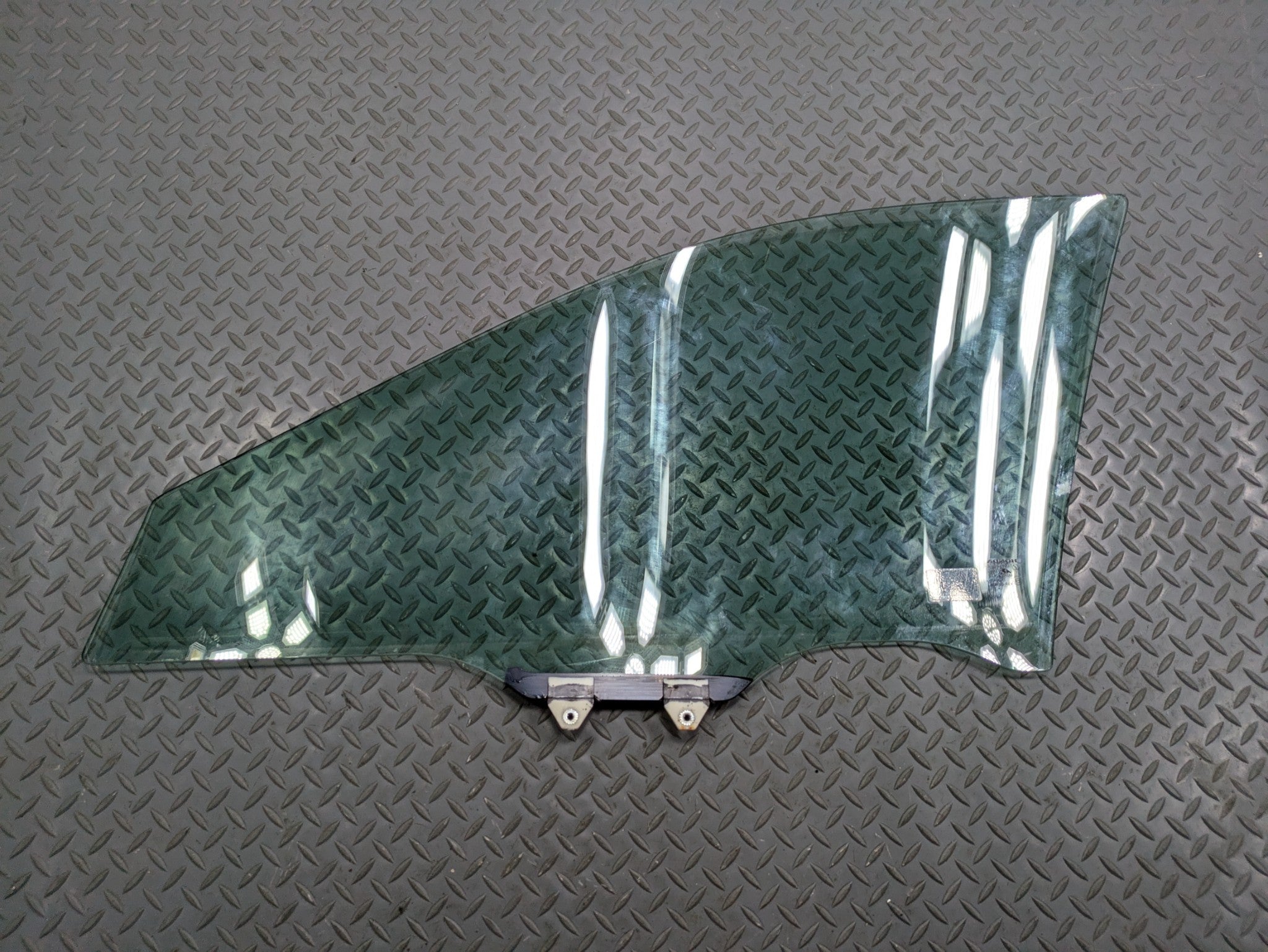 2004 - 2006 OEM ACURA TL FRONT RIGHT PASSENGER SIDE DOOR WINDOW GLASS