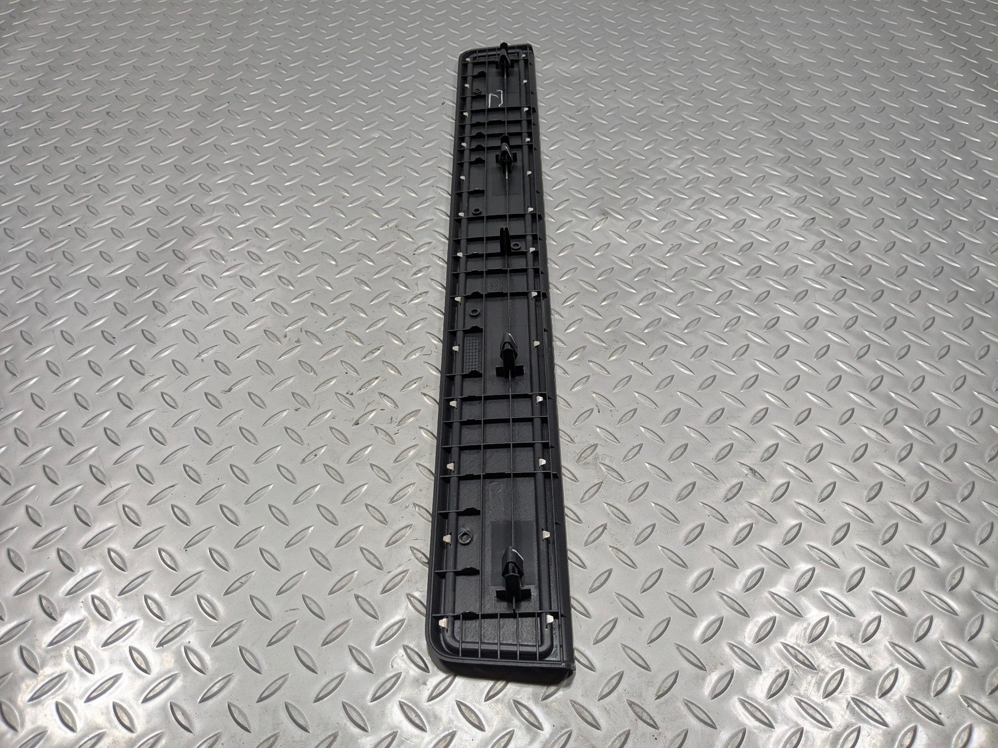 2004 - 2006 OEM ACURA TL FRONT RIGHT PASSENGER SIDE DOOR SILL SCUFF PLATE TRIM