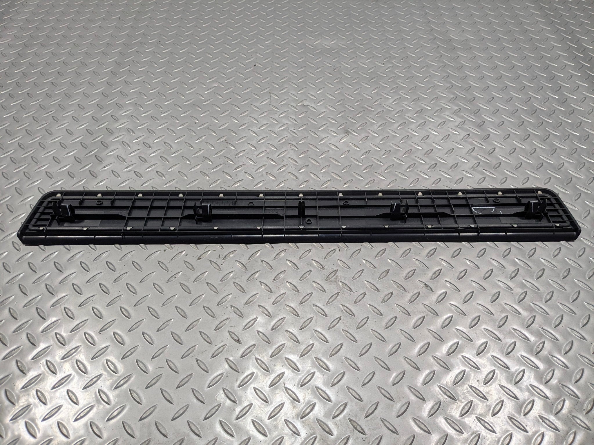 2004 - 2006 OEM ACURA TL FRONT RIGHT PASSENGER SIDE DOOR SILL SCUFF PLATE TRIM