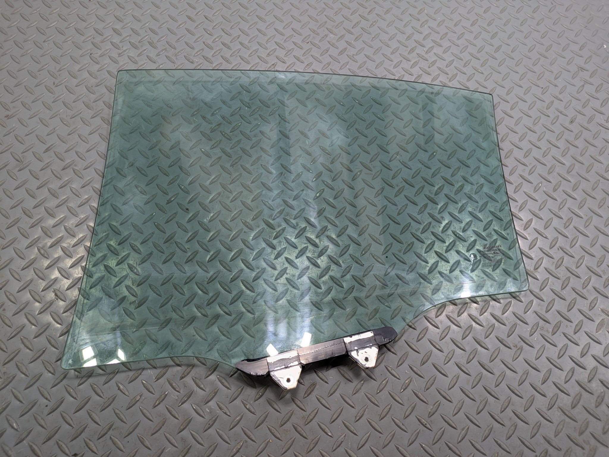 2004 - 2006 OEM ACURA TL REAR RIGHT PASSENGER SIDE DOOR WINDOW GLASS