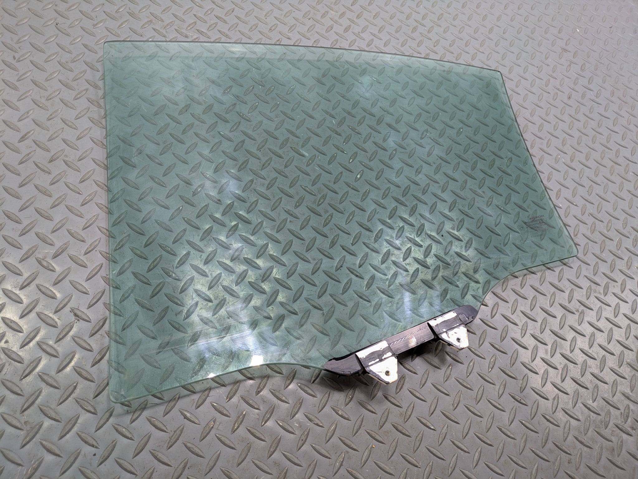 2004 - 2006 OEM ACURA TL REAR RIGHT PASSENGER SIDE DOOR WINDOW GLASS