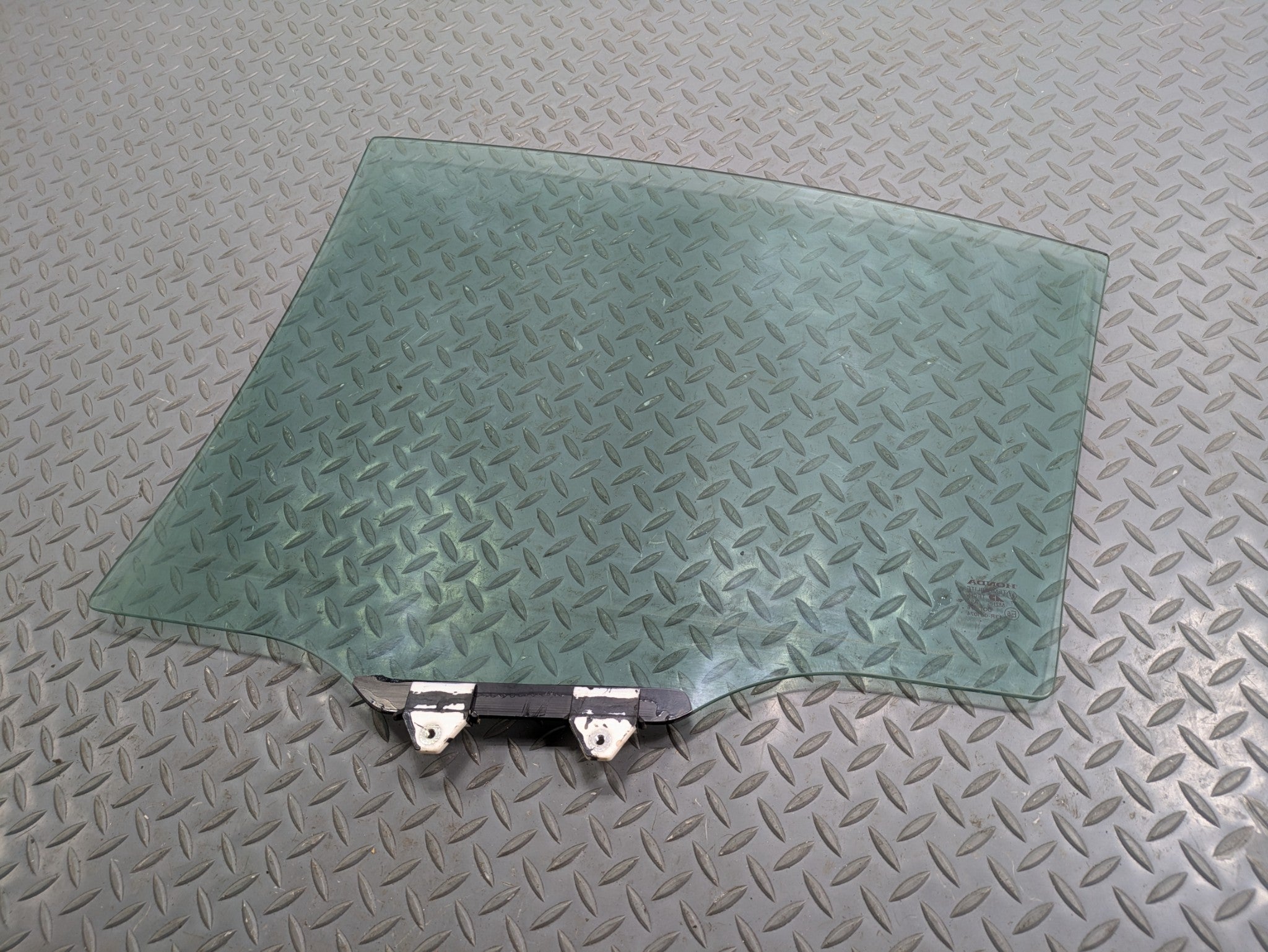 2004 - 2006 OEM ACURA TL REAR RIGHT PASSENGER SIDE DOOR WINDOW GLASS