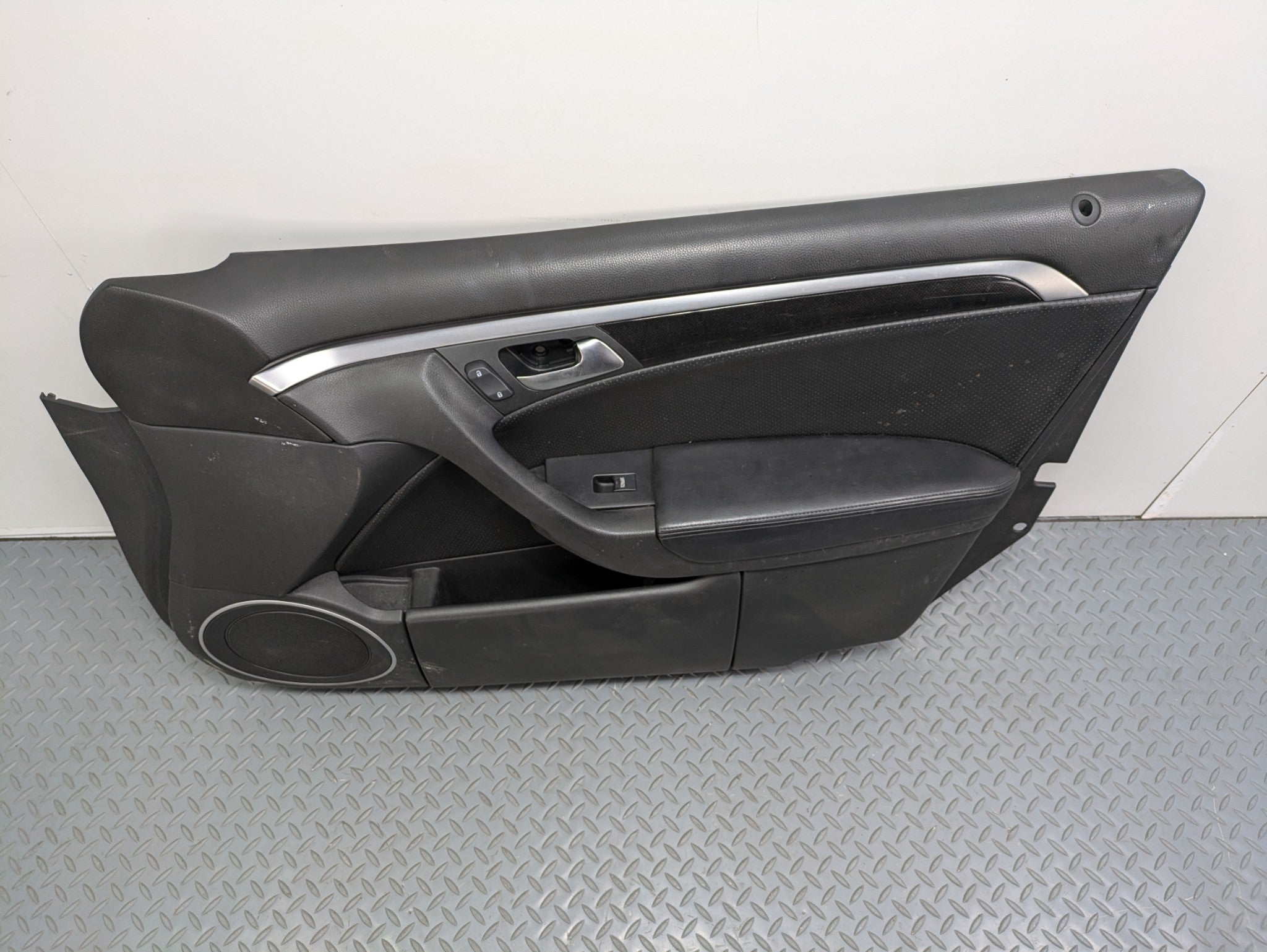 2004 - 2006 OEM ACURA TL FRONT RIGHT PASSENGER SIDE INTERIOR DOOR TRIM PANEL