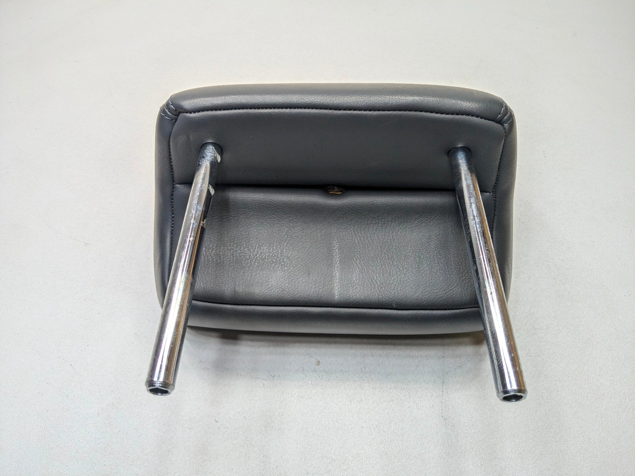2004 - 2006 OEM ACURA TL REAR RIGHT PASSENGER SIDE SEAT HEADREST BLACK LEATHER