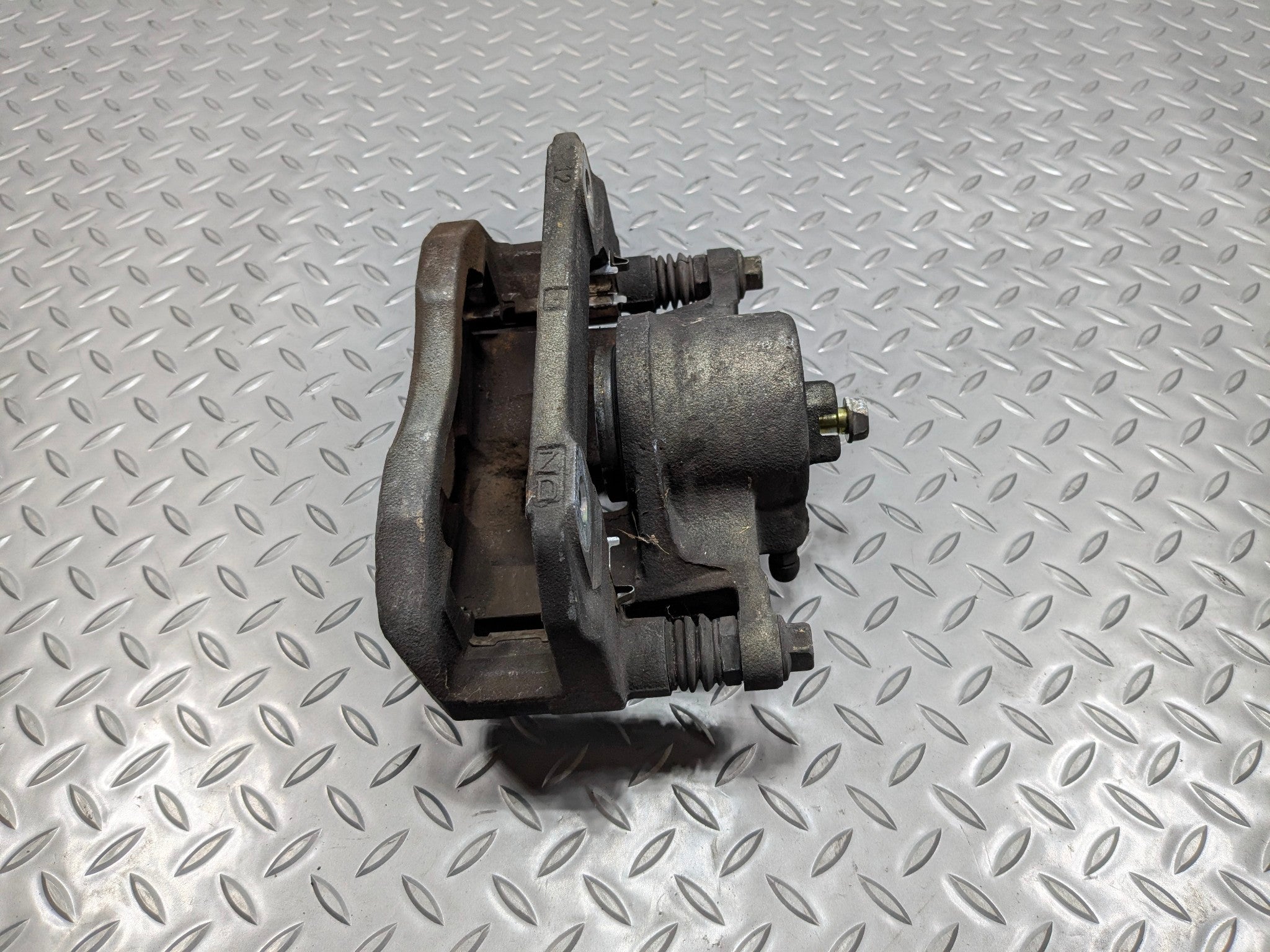 2004 - 2006 OEM ACURA TL FRONT RIGHT PASSENGER SIDE BRAKE CALIPER ASSEMBLY