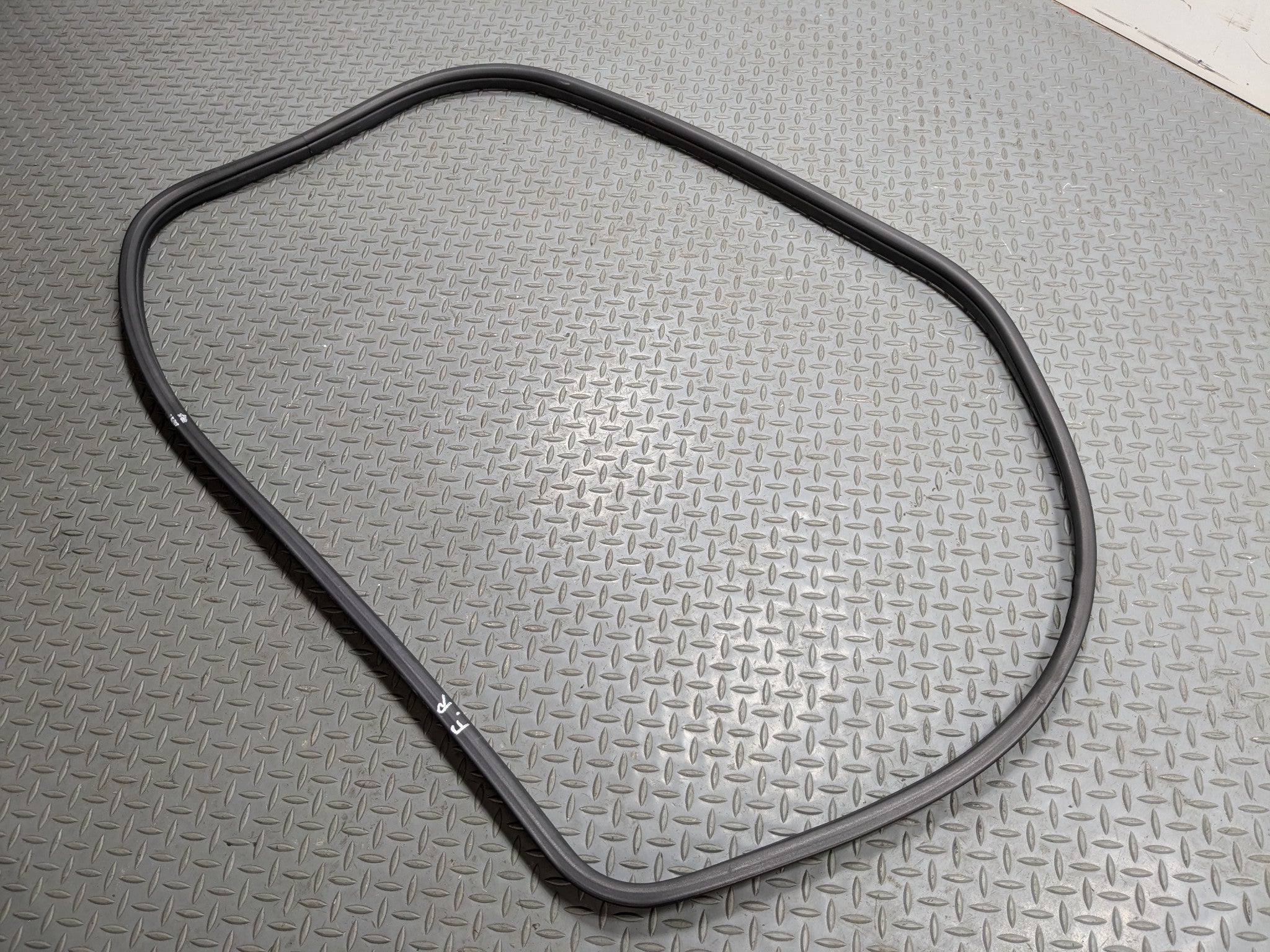 2004 - 2006 OEM ACURA TL FRONT RIGHT PASSENGER SIDE DOOR SEAL WEATHER STRIPPING