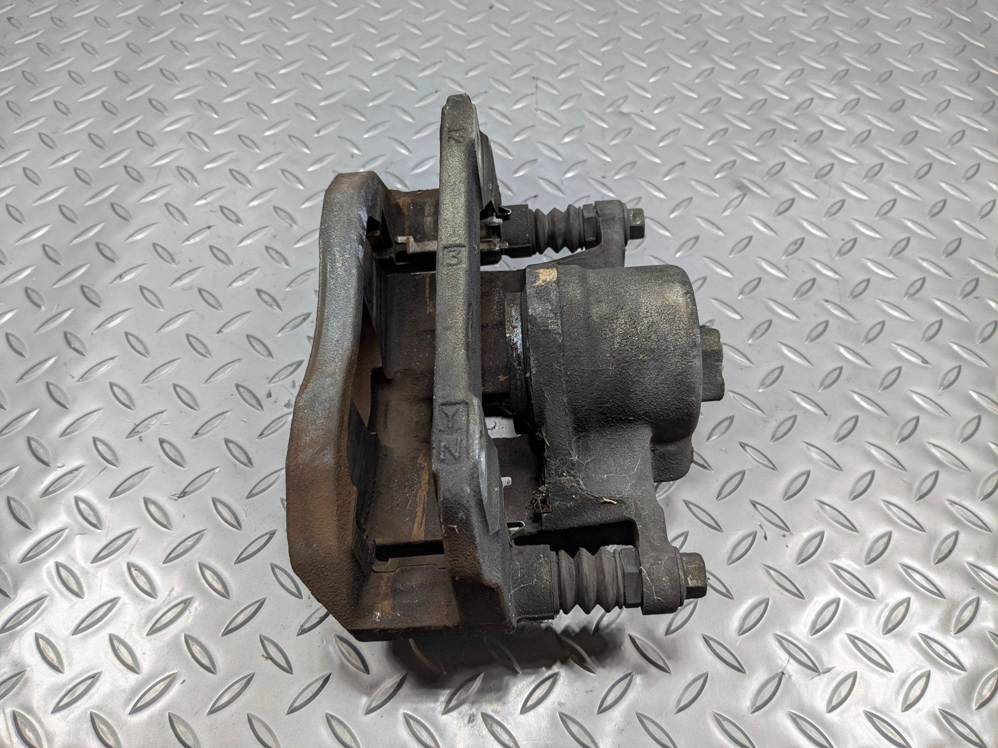 2004 - 2006 OEM ACURA TL FRONT LEFT DRIVER SIDE BRAKE CALIPER ASSEMBLY