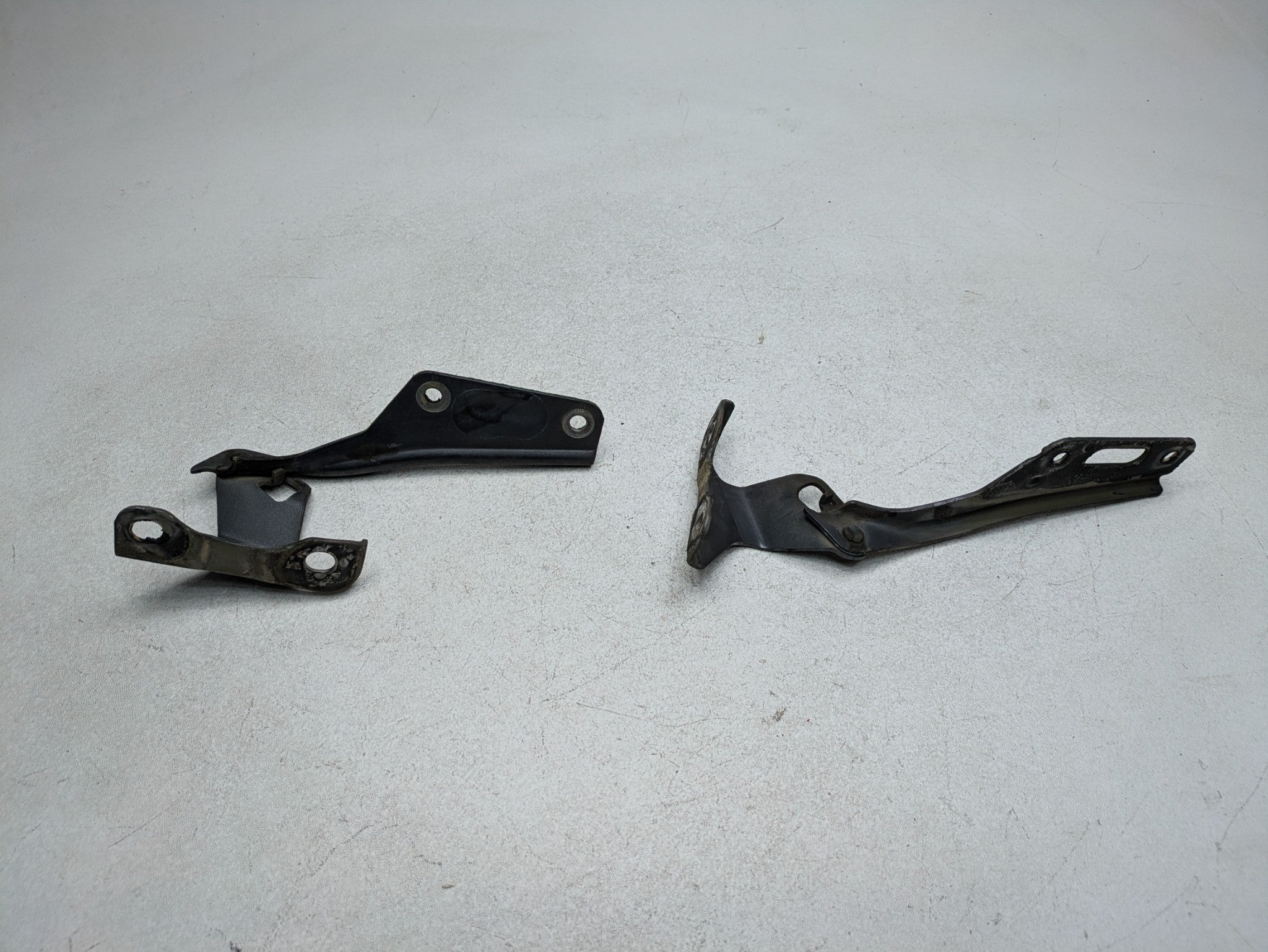 2004 - 2006 OEM ACURA TL FRONT LEFT AND RIGHT SIDE HOOD HINGE SUPPORT SET