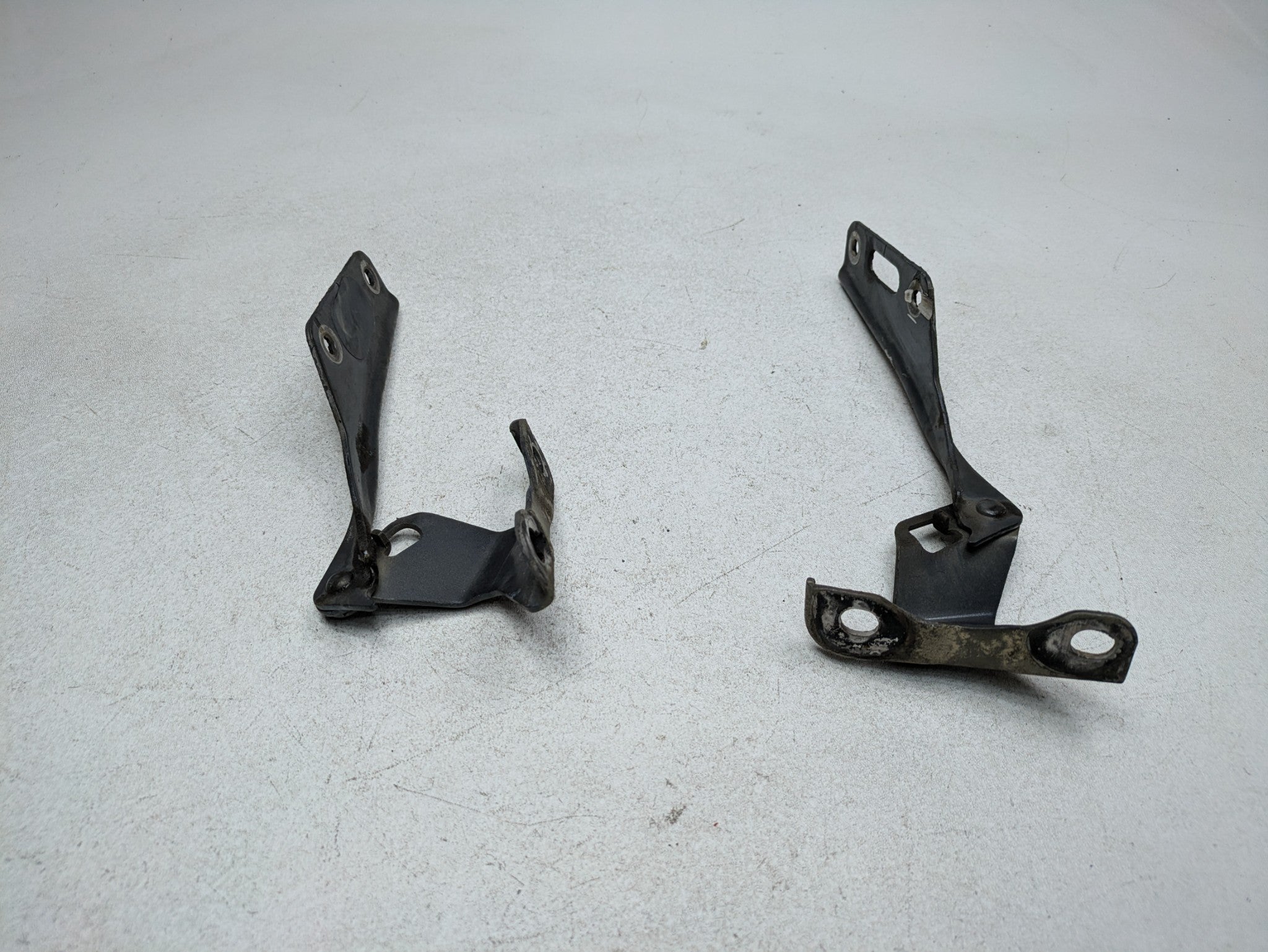 2004 - 2006 OEM ACURA TL FRONT LEFT AND RIGHT SIDE HOOD HINGE SUPPORT SET