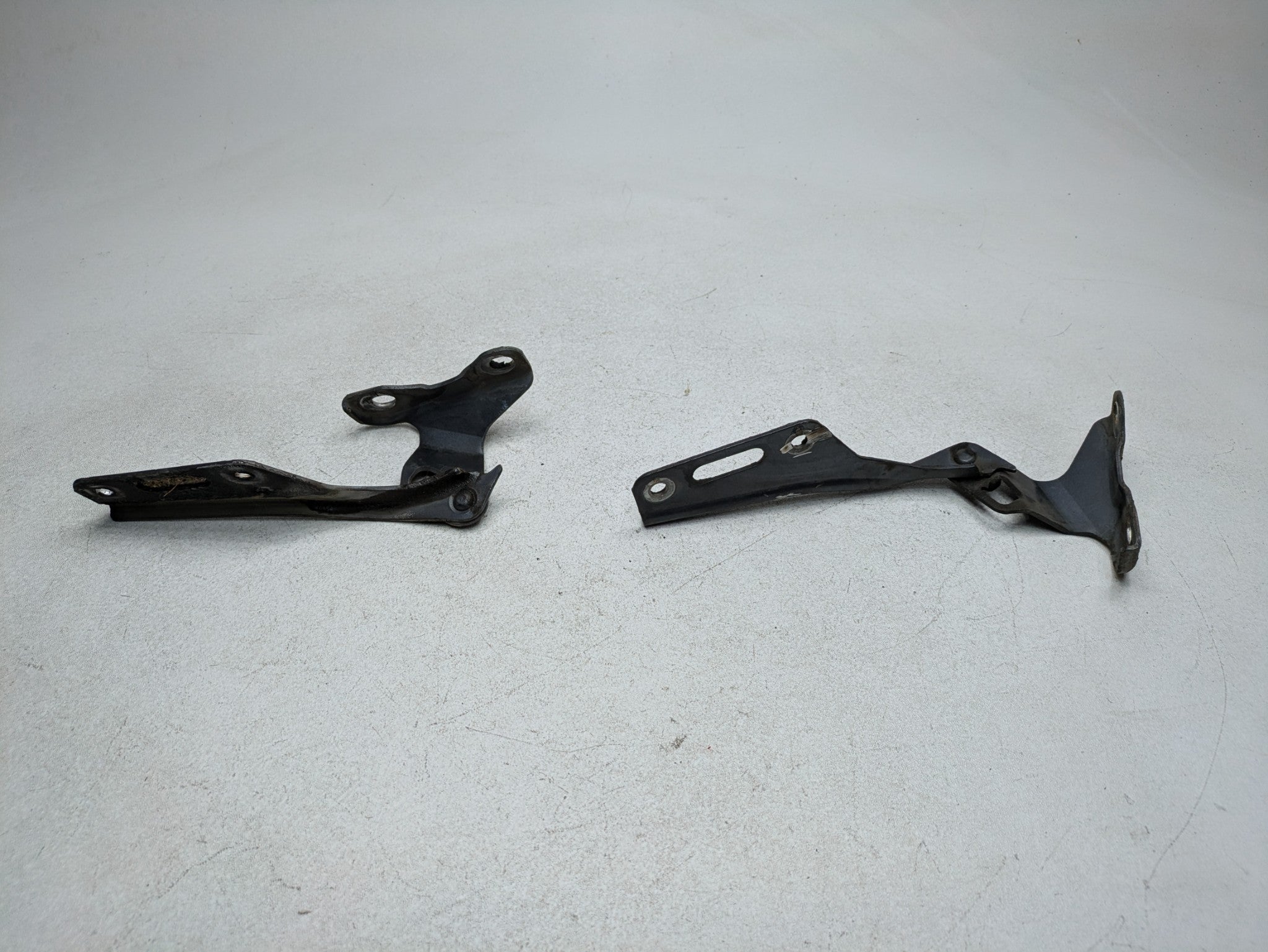 2004 - 2006 OEM ACURA TL FRONT LEFT AND RIGHT SIDE HOOD HINGE SUPPORT SET