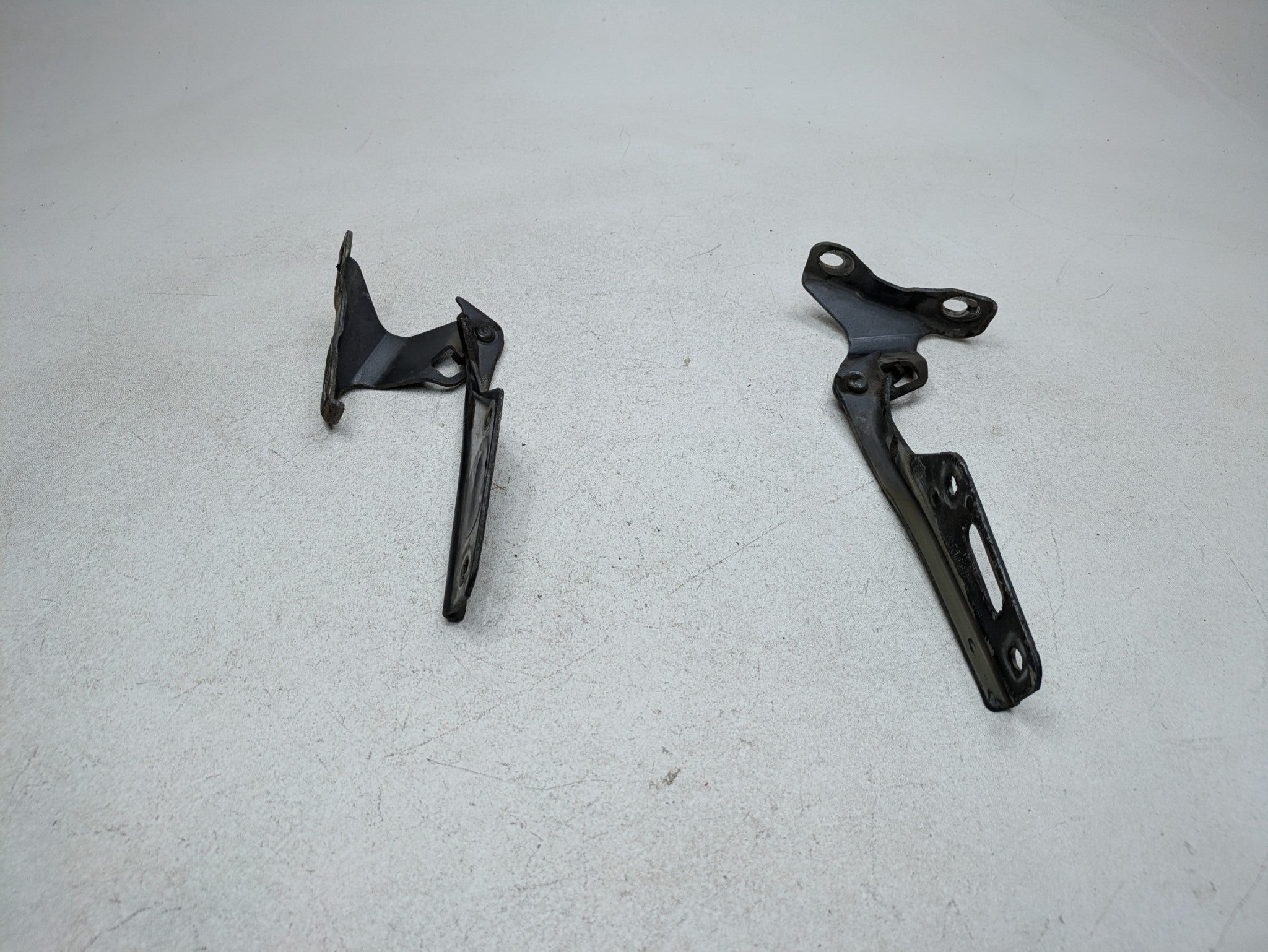 2004 - 2006 OEM ACURA TL FRONT LEFT AND RIGHT SIDE HOOD HINGE SUPPORT SET