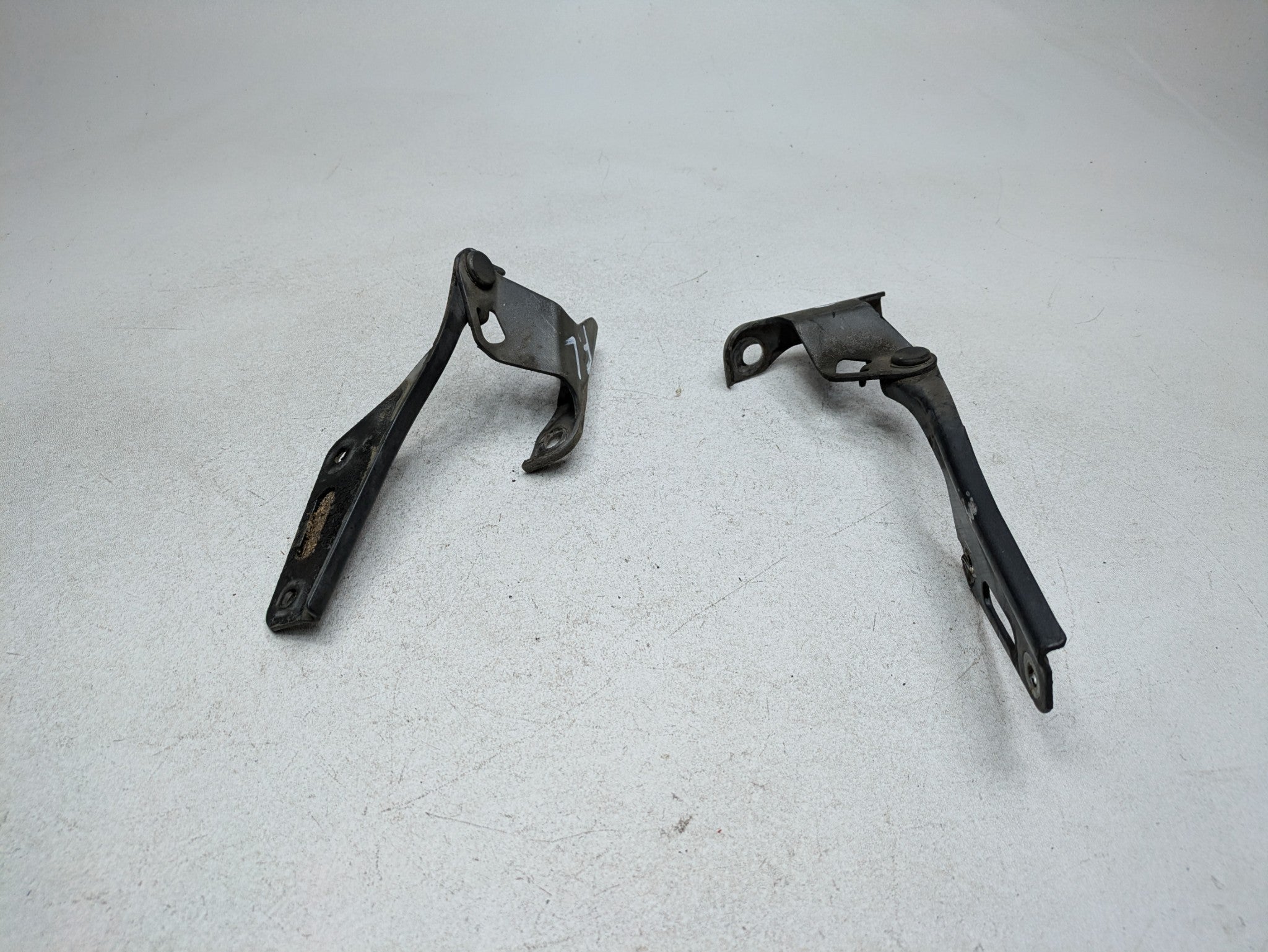 2004 - 2006 OEM ACURA TL FRONT LEFT AND RIGHT SIDE HOOD HINGE SUPPORT SET