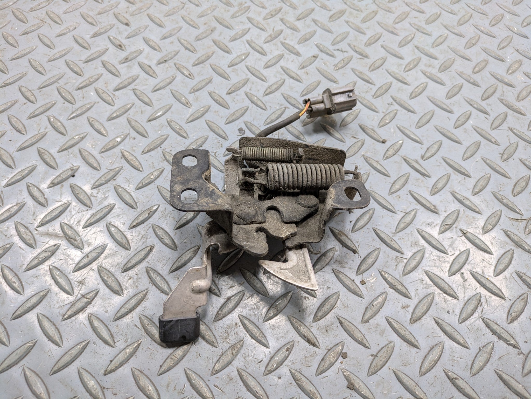 2004 - 2006 OEM ACURA TL FRONT HOOD LATCH LOCK ACTUATOR