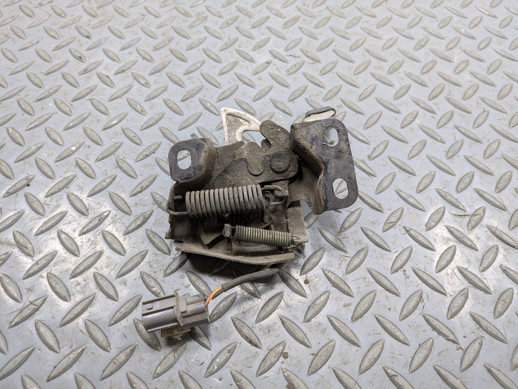 2004 - 2006 OEM ACURA TL FRONT HOOD LATCH LOCK ACTUATOR