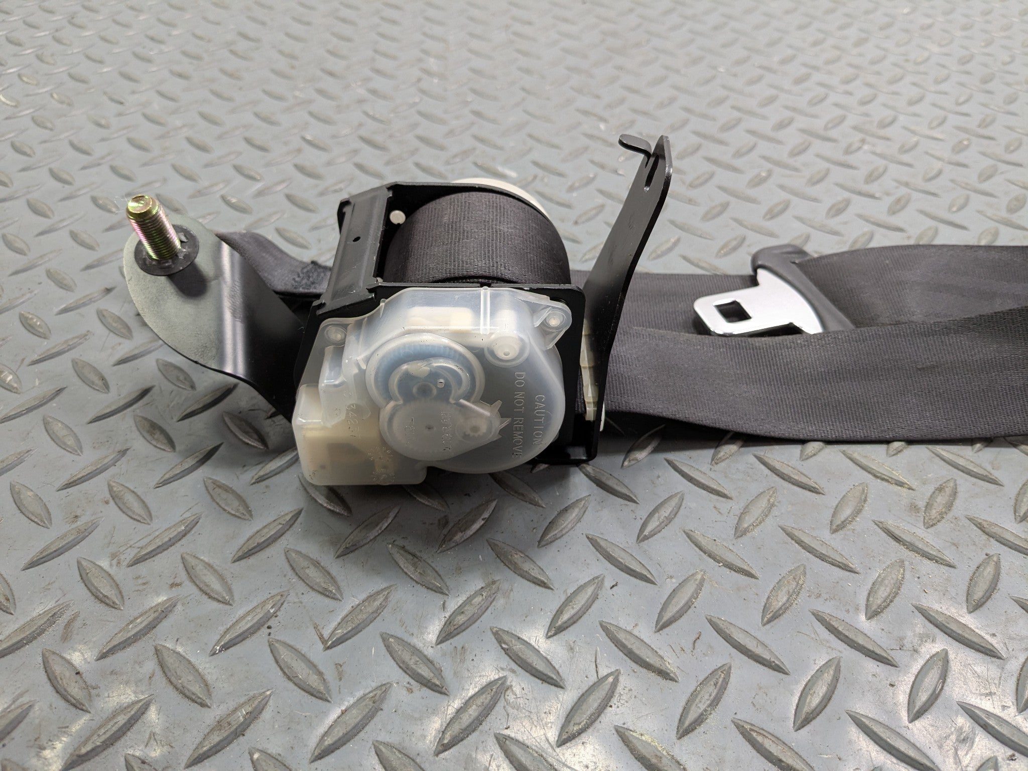 2004 - 2006 OEM ACURA TL REAR LEFT DRIVER SIDE SEAT BELT RETRACTOR ASSEMBLY