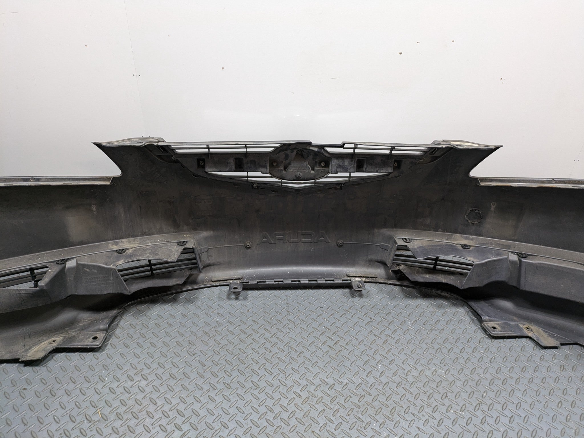 2004 - 2006 OEM ACURA TL FRONT BUMPER COVER PANEL WITH EMBLEM ASSEMBLY