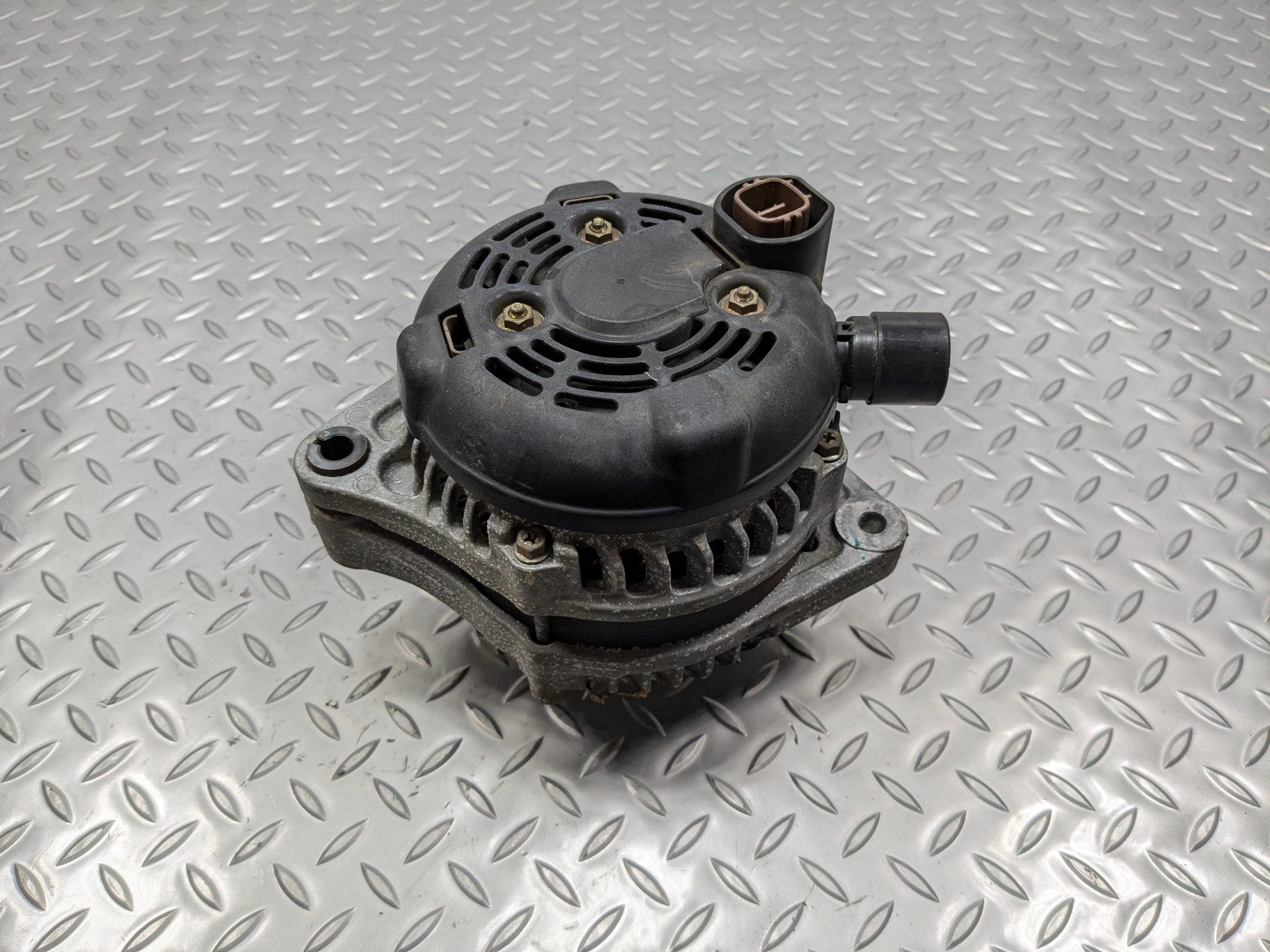 2004 - 2006 OEM ACURA TL POWER GENERATOR ENGINE MOTOR ALTERNATOR ASSEMBLY