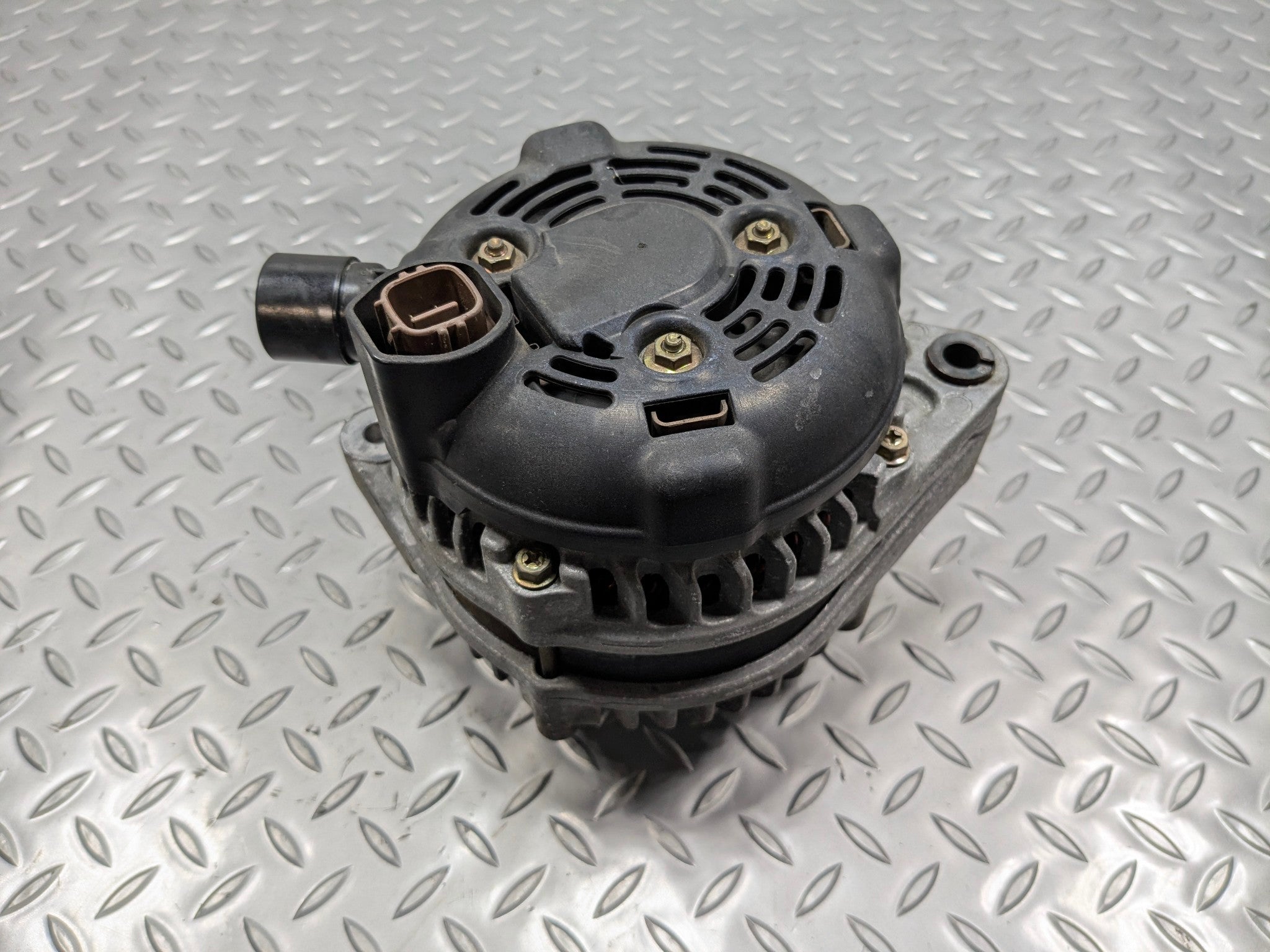 2004 - 2006 OEM ACURA TL POWER GENERATOR ENGINE MOTOR ALTERNATOR ASSEMBLY
