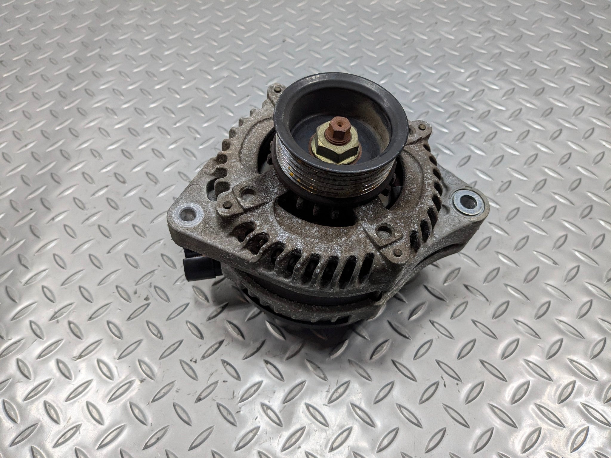 2004 - 2006 OEM ACURA TL POWER GENERATOR ENGINE MOTOR ALTERNATOR ASSEMBLY