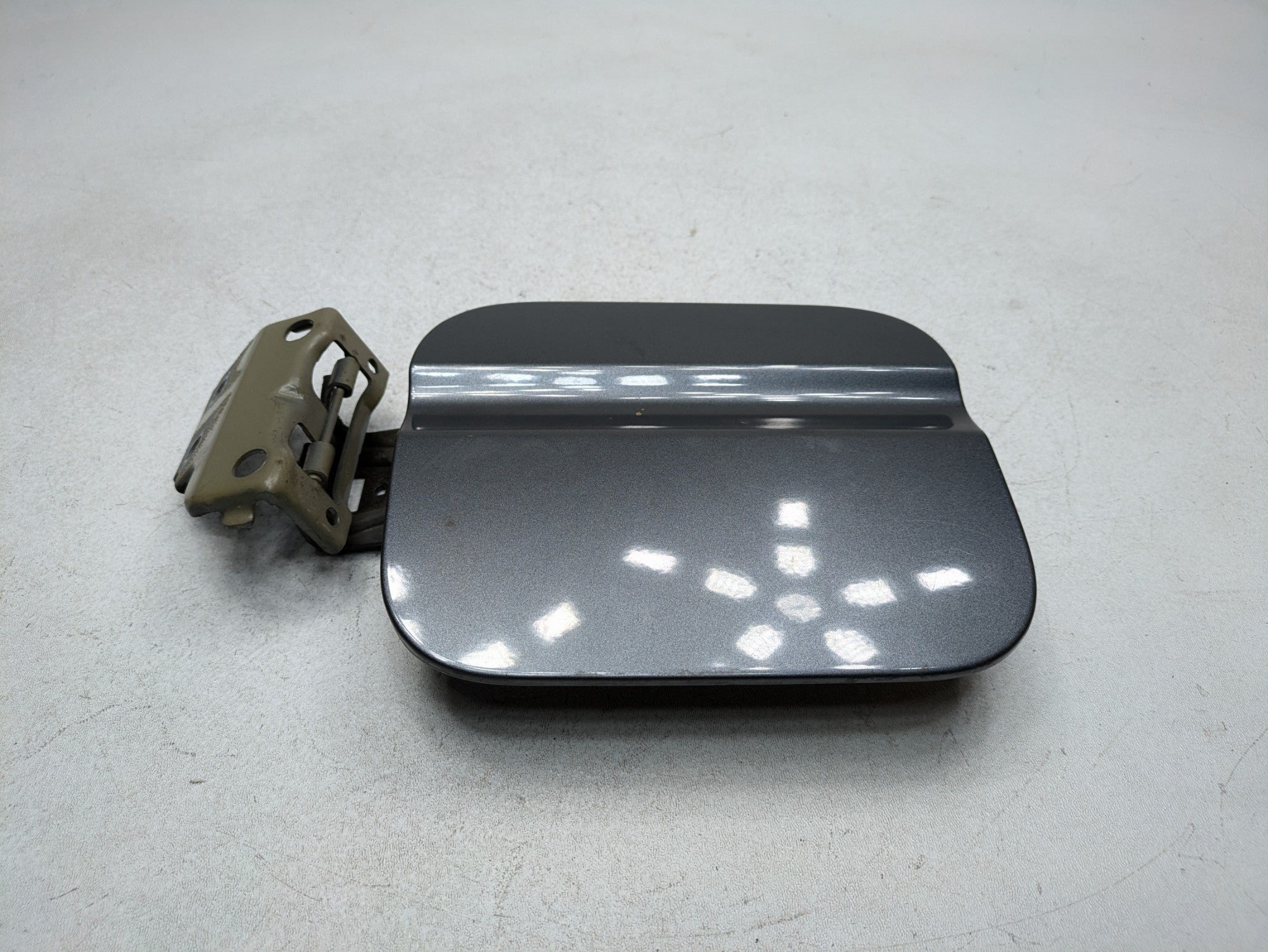 2004 - 2006 OEM ACURA TL GAS FUEL TANK FILLER DOOR LID COVER