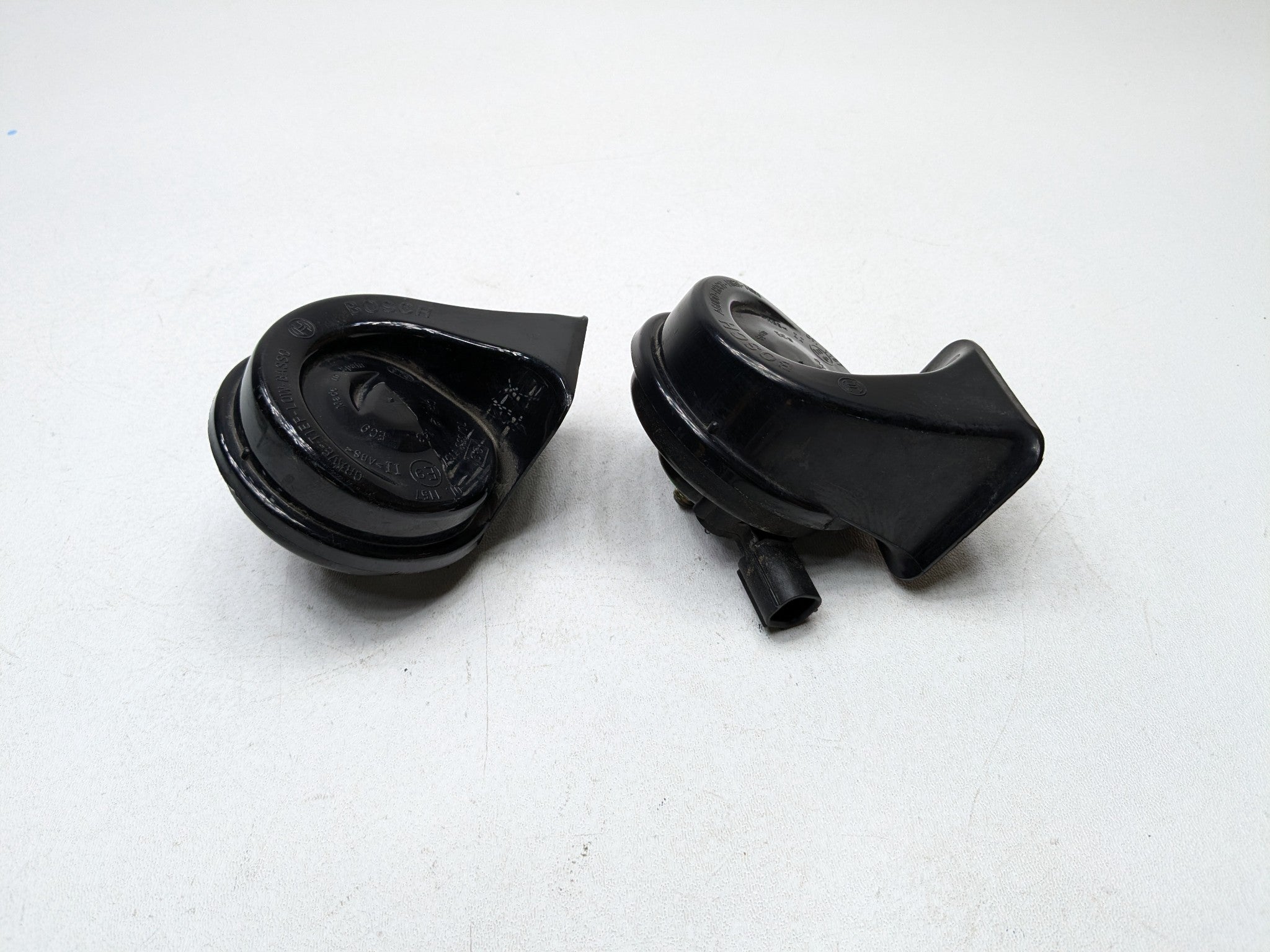 2004 - 2006 OEM ACURA TL HIGH AND LOW TONE FREQUENCY PITCH SIGNAL HORN SET