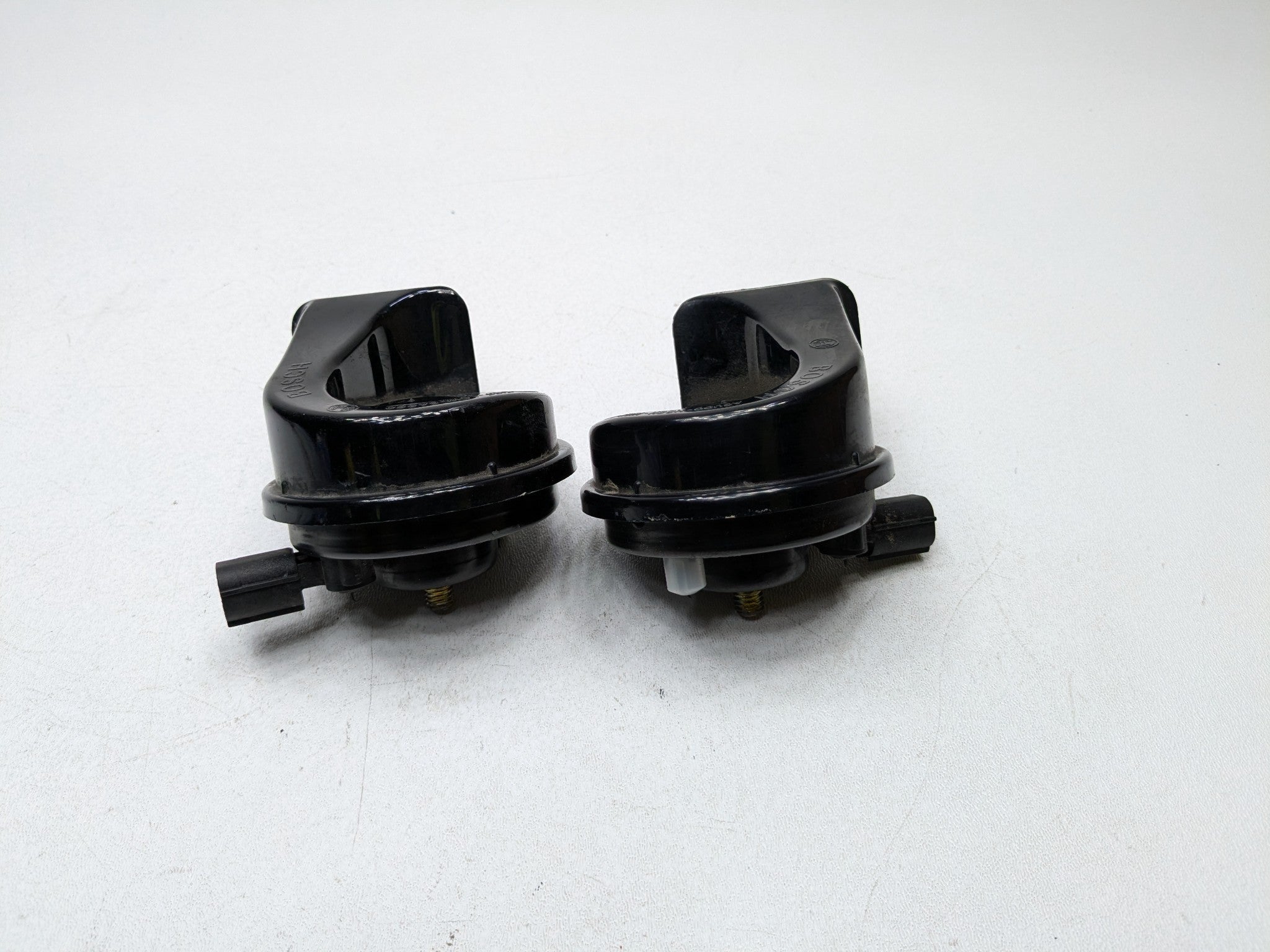 2004 - 2006 OEM ACURA TL HIGH AND LOW TONE FREQUENCY PITCH SIGNAL HORN SET