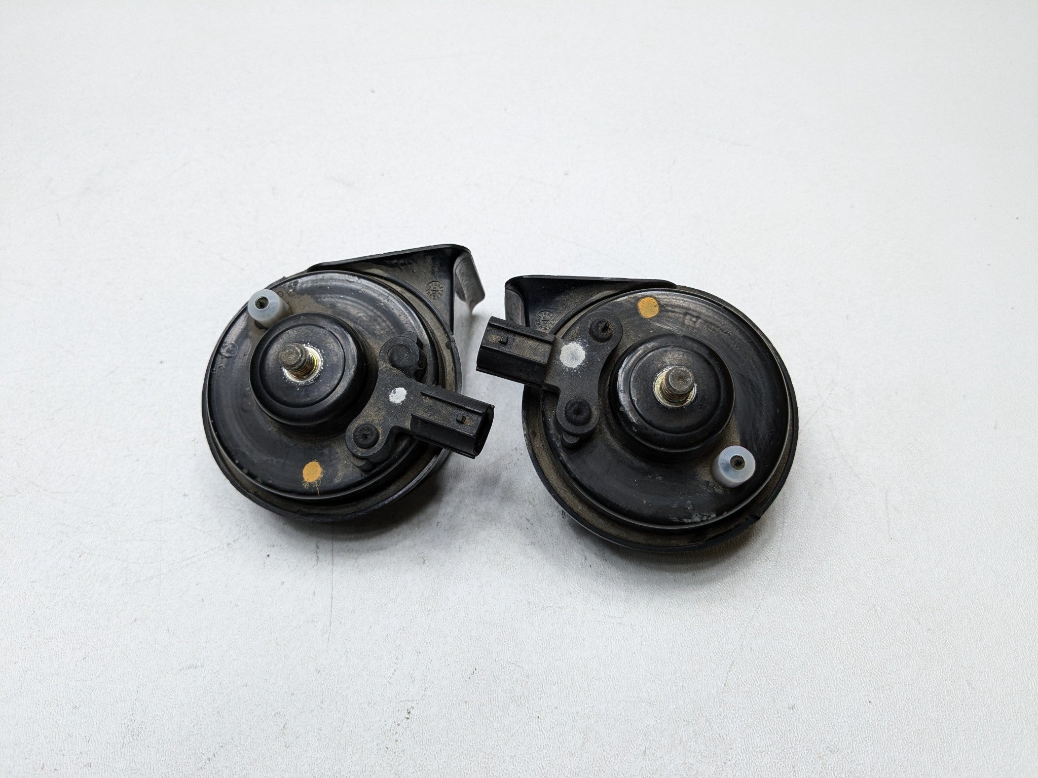 2004 - 2006 OEM ACURA TL HIGH AND LOW TONE FREQUENCY PITCH SIGNAL HORN SET